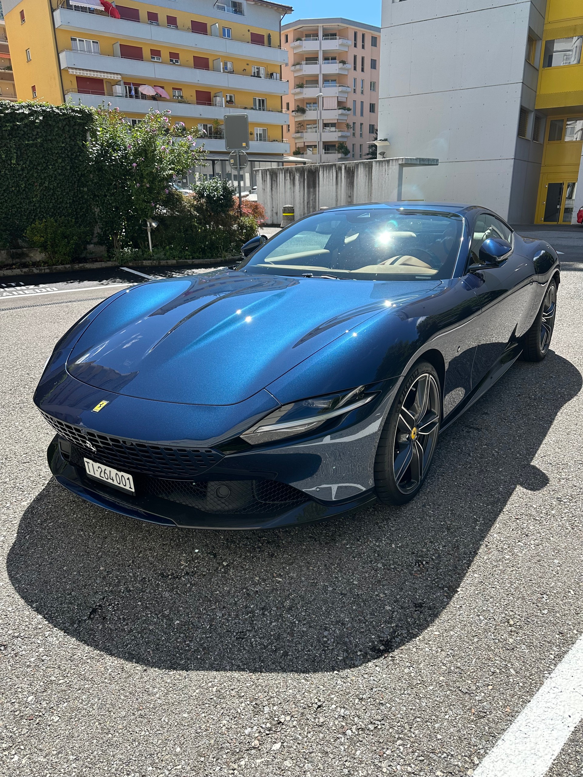FERRARI Roma 3.9 V8 T-image-1