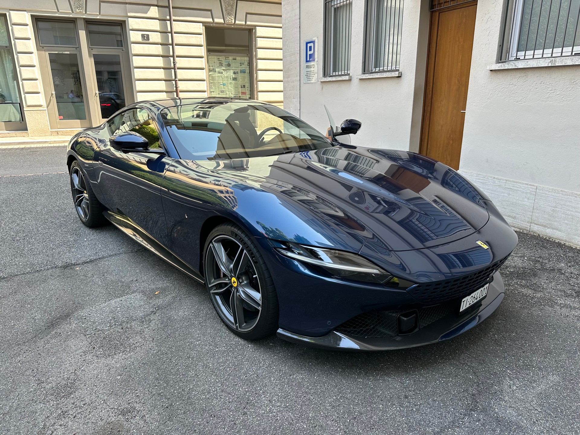 FERRARI Roma 3.9 V8 T