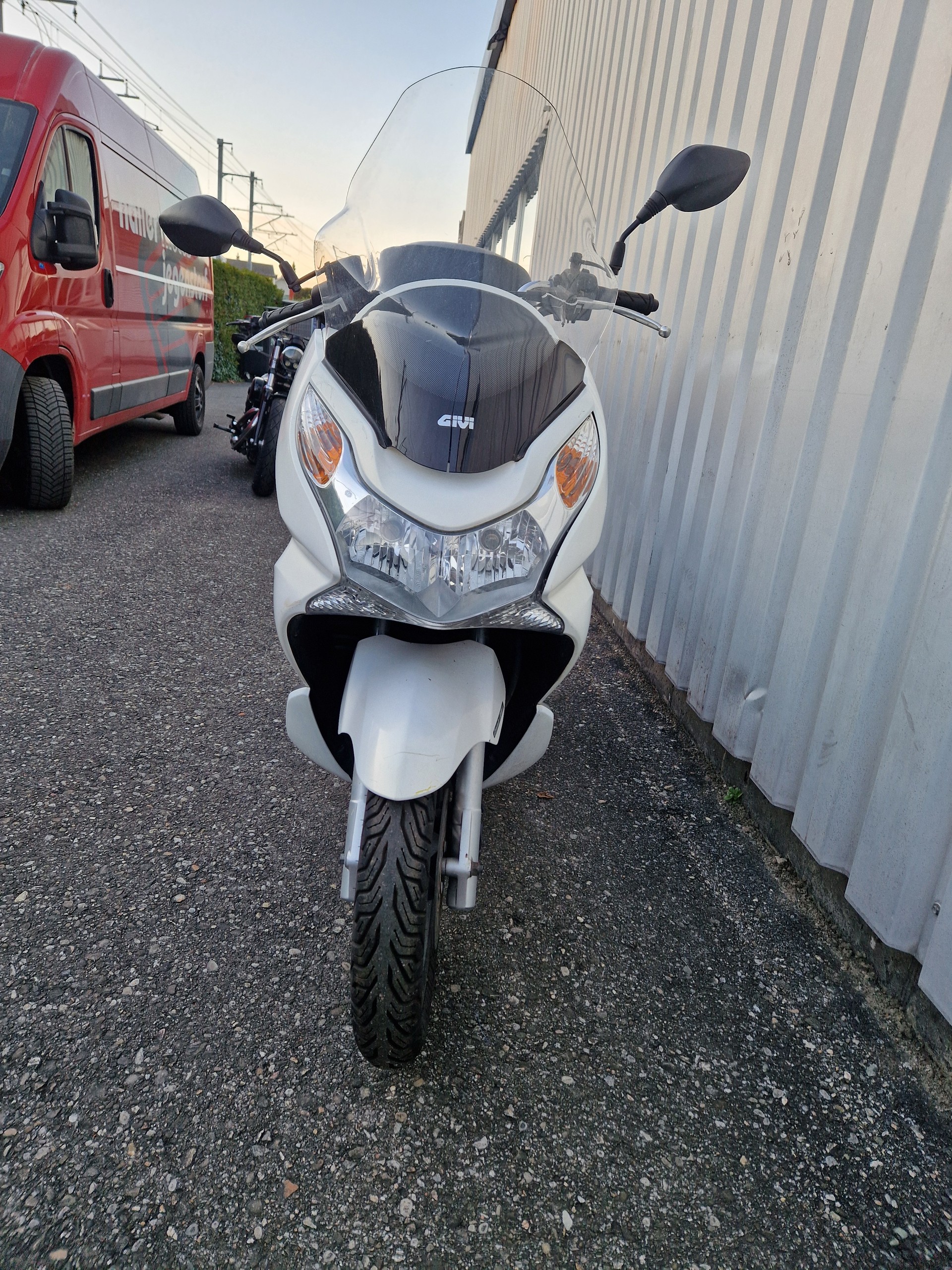 HONDA PCX 125 i Kundenauftrag-image-2