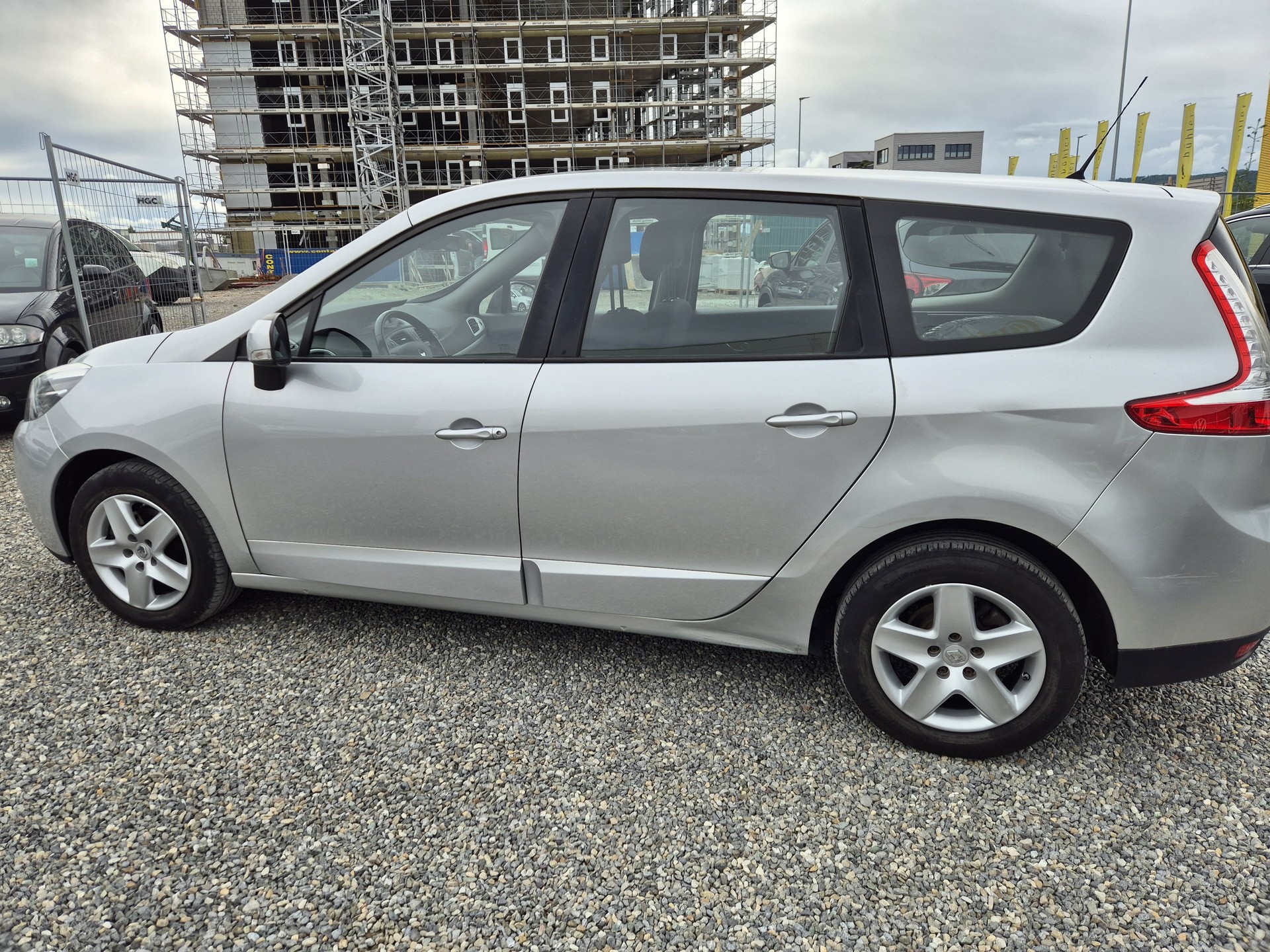 RENAULT Grand Scénic 1.5 dCi Bose EDC-image-8