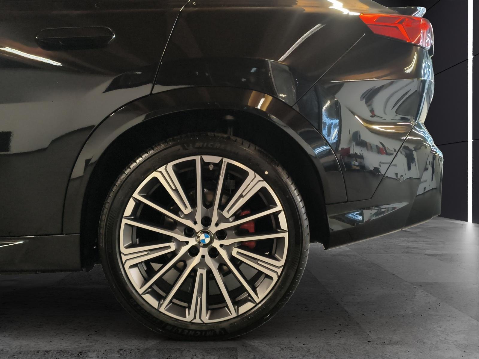 BMW iX2 30 xDrive-image-9