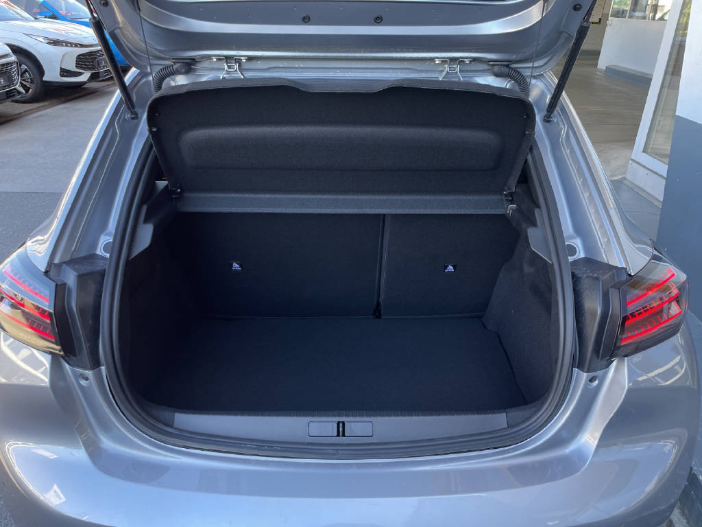 PEUGEOT 208 1.2 Hybrid 145 GT-image-8