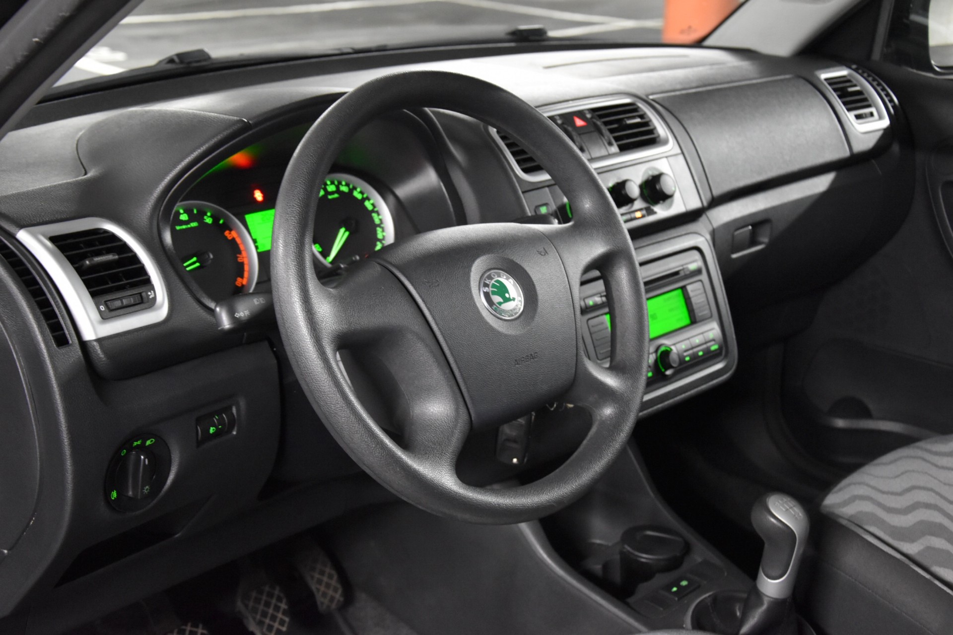SKODA Fabia 1.2 Entry-image-16