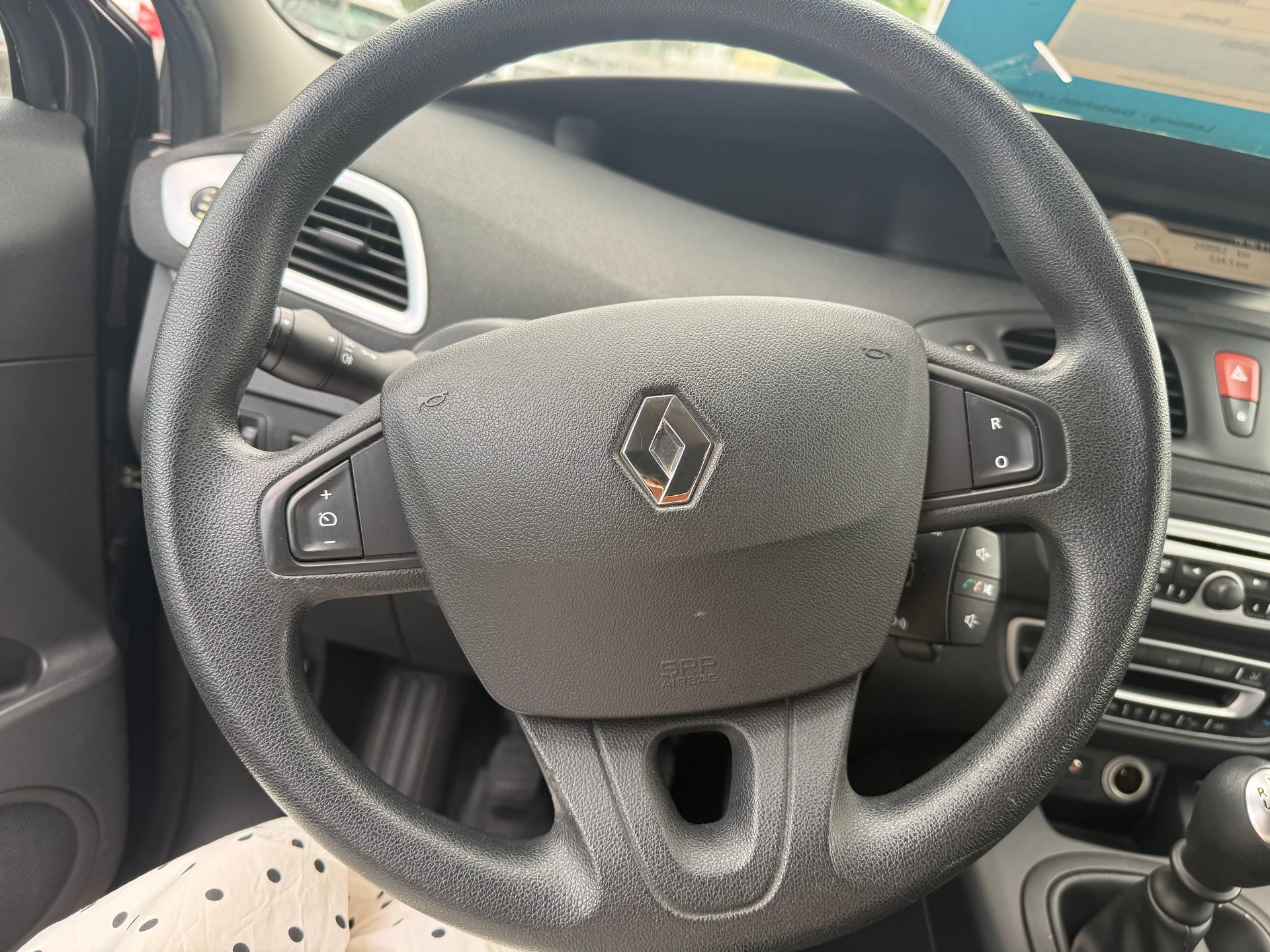 RENAULT Grand Scénic 1.4 16V Turbo Expression-image-6