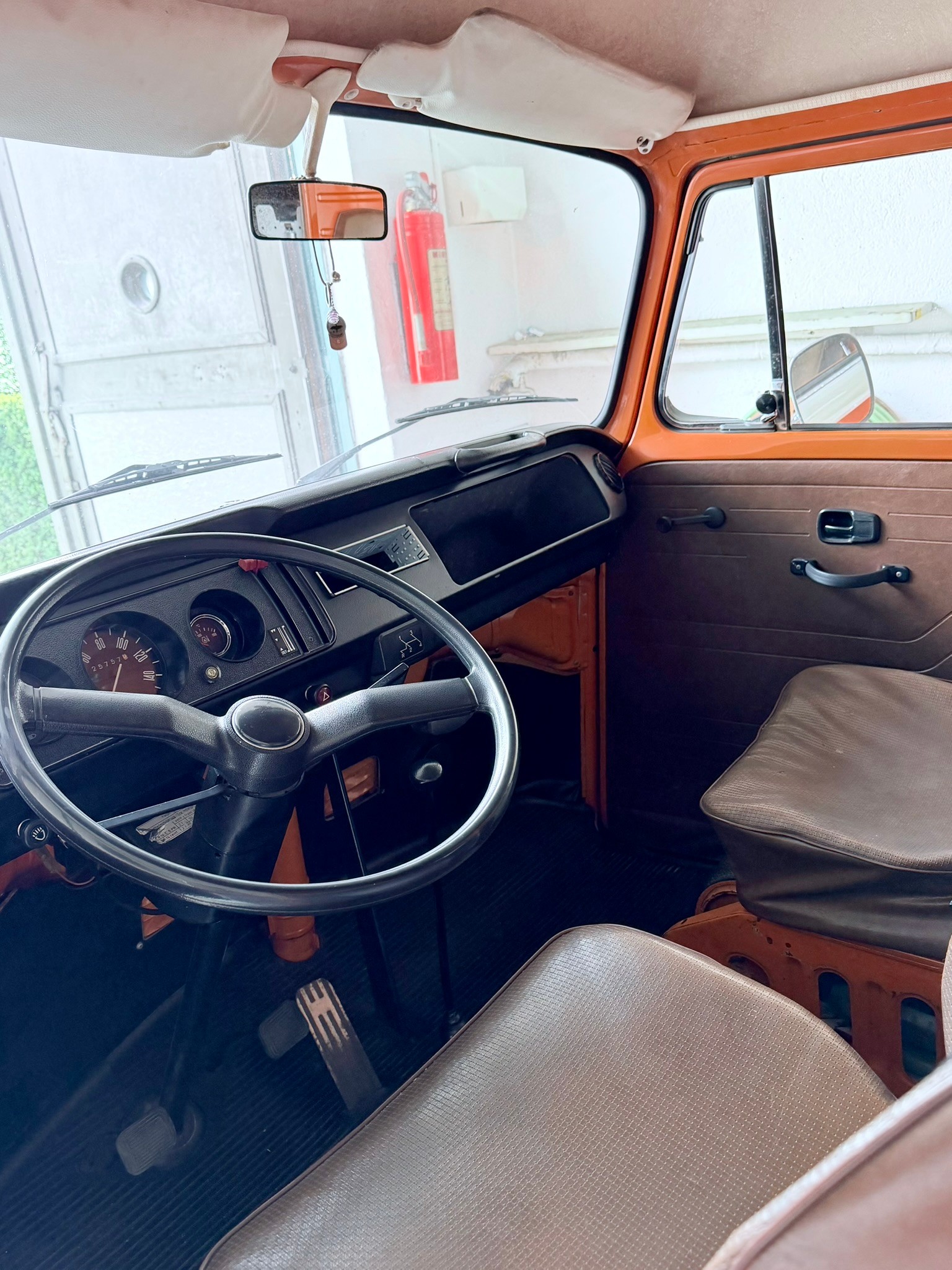 VW Transporter-image-2