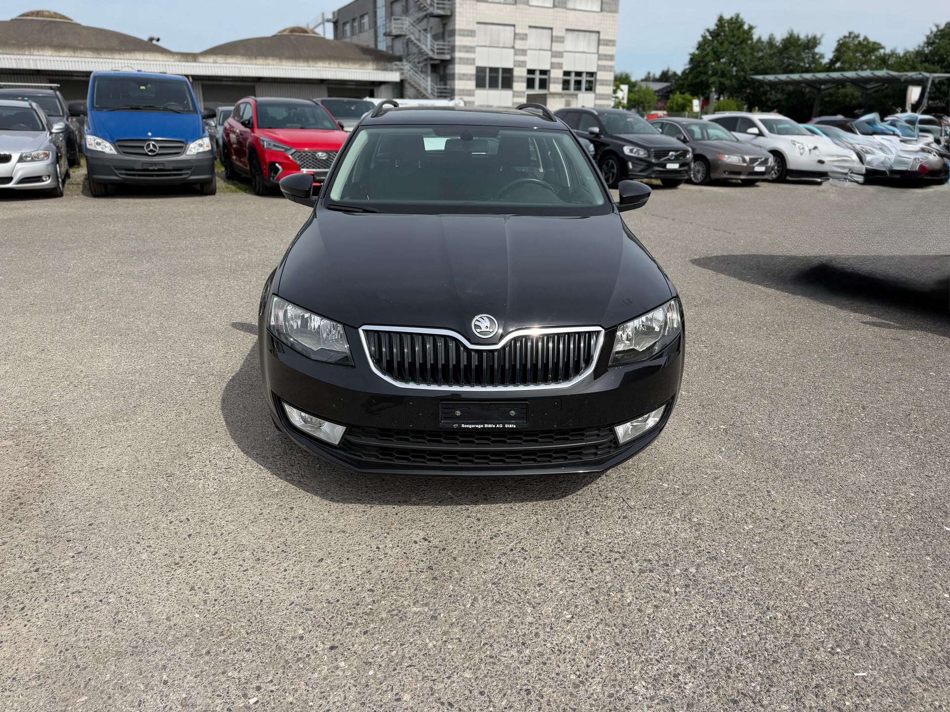 SKODA Octavia Combi 1.6 TDI Elegance 4x4-showroom-element-1