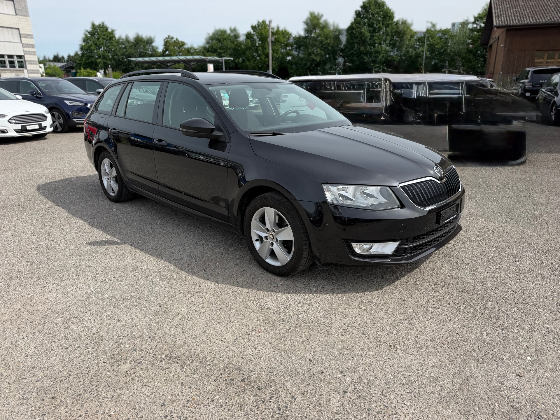 SKODA Octavia Combi 1.6 TDI Elegance 4x4-showroom-element-2