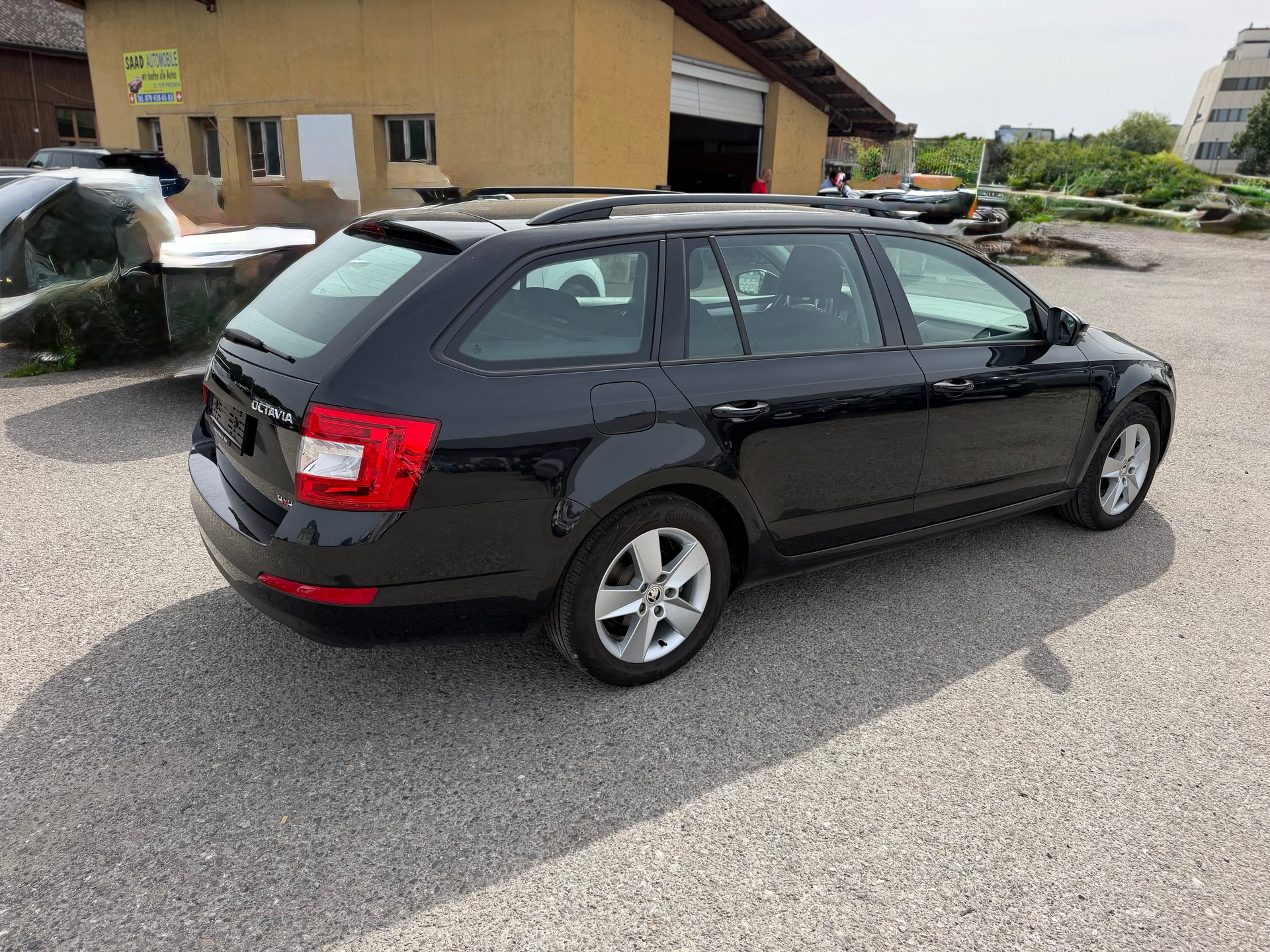 SKODA Octavia Combi 1.6 TDI Elegance 4x4-image-4