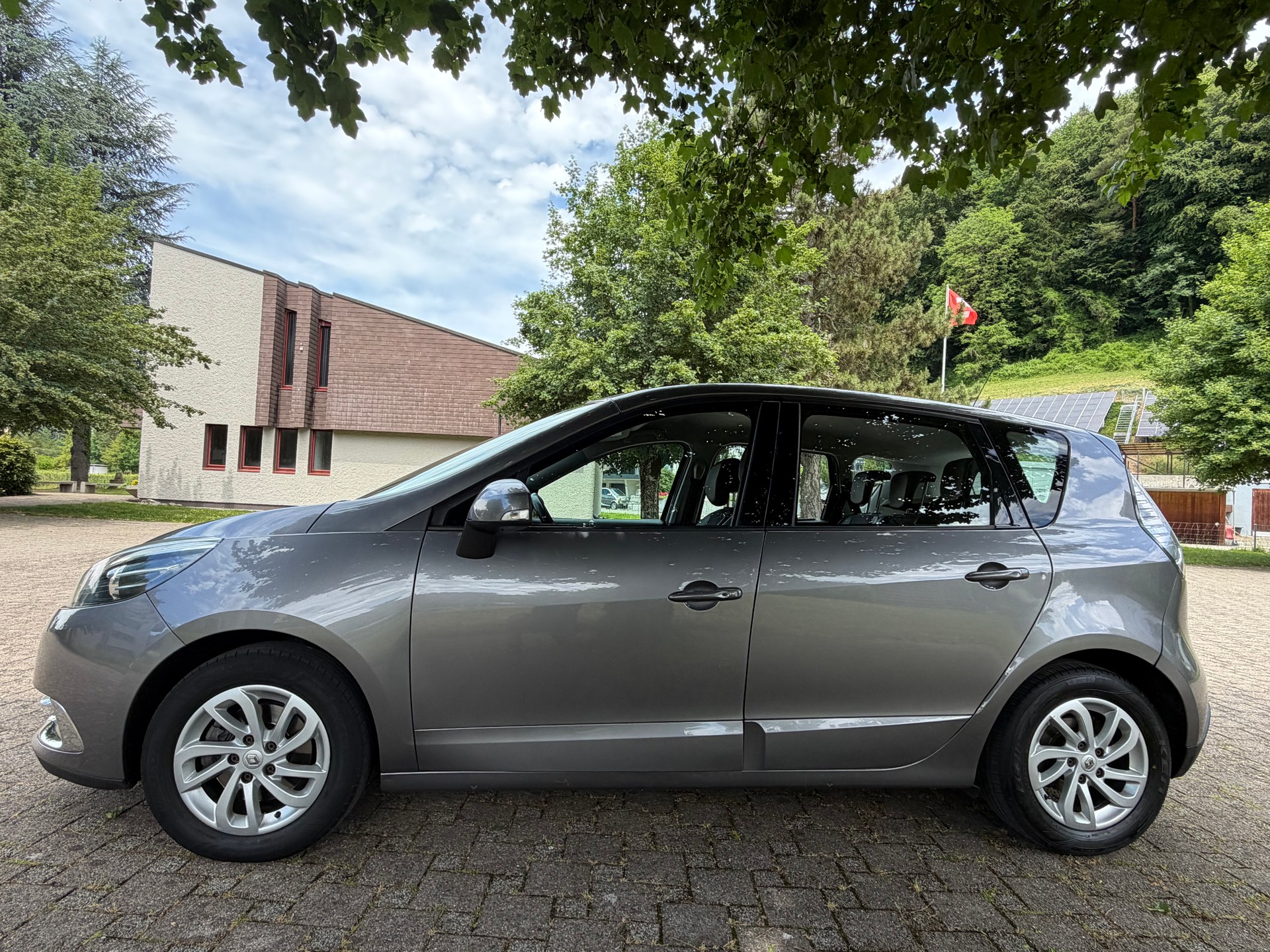 RENAULT Scénic 1.5 dCi Dynamique-image-8