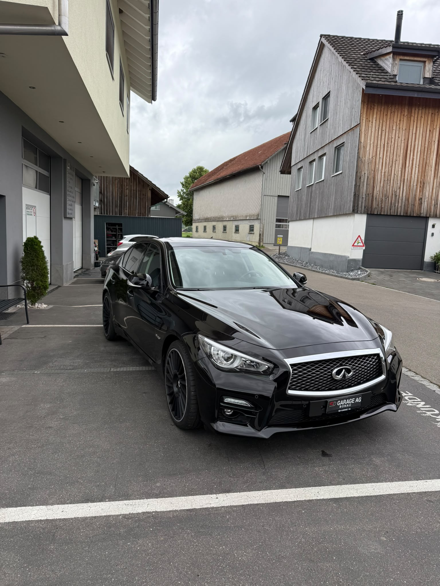 INFINITI Q50S 35h AWD Sport Tech Automatic-image-3