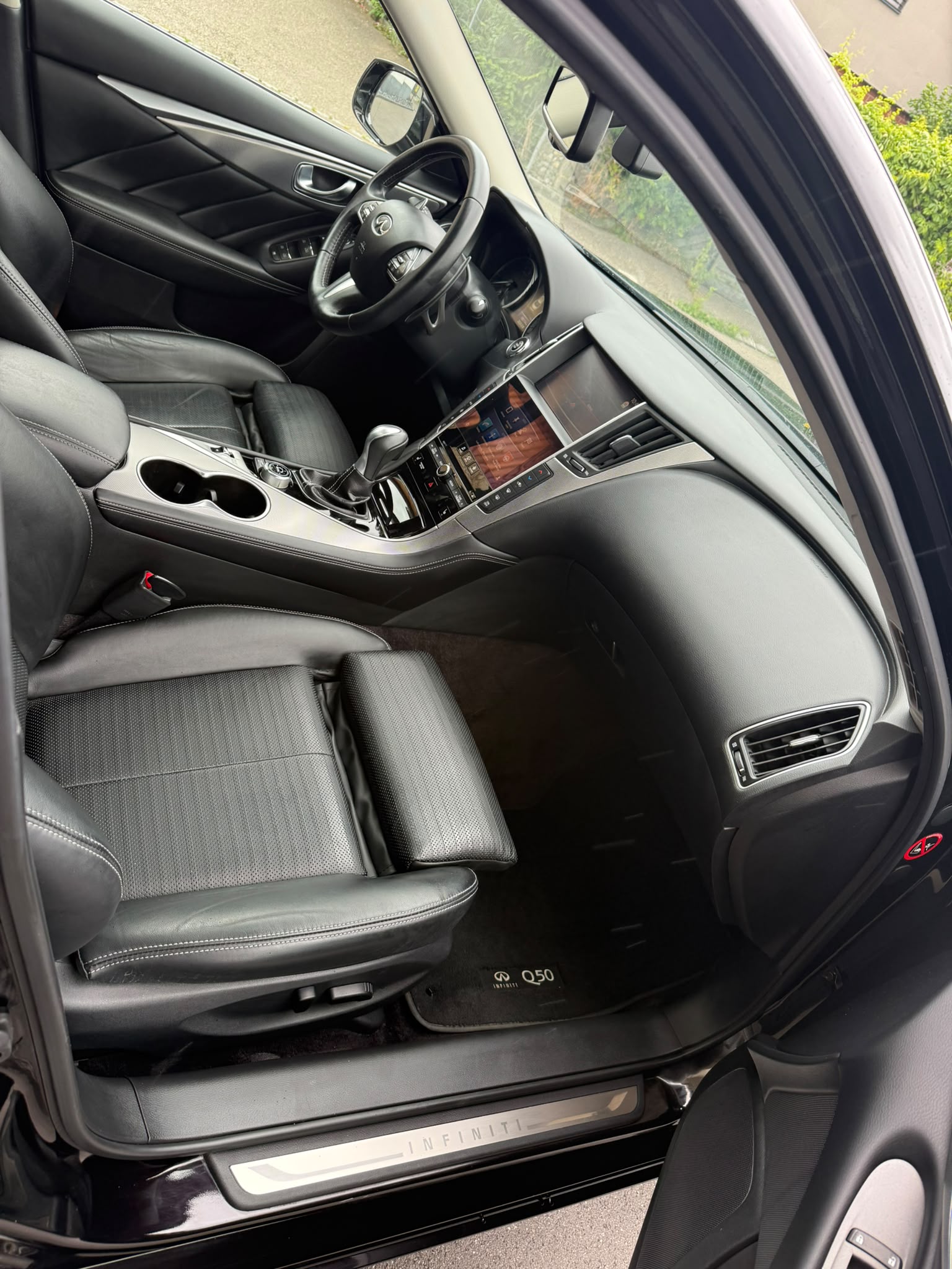 INFINITI Q50S 35h AWD Sport Tech Automatic-image-9
