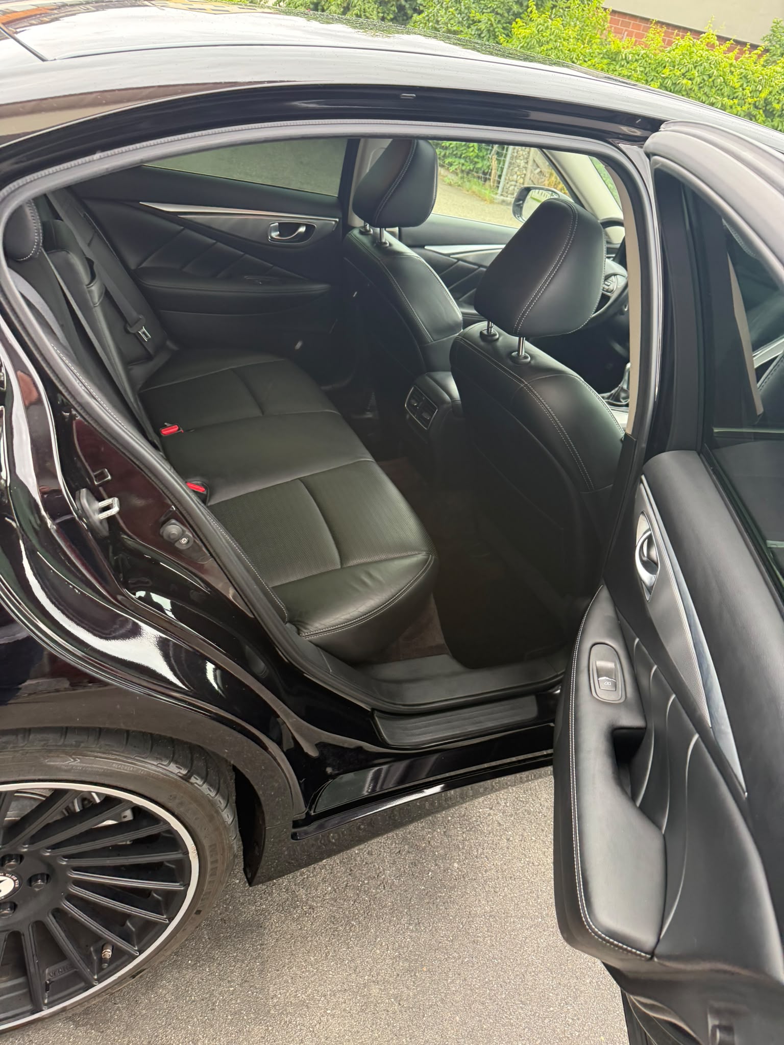 INFINITI Q50S 35h AWD Sport Tech Automatic-image-10