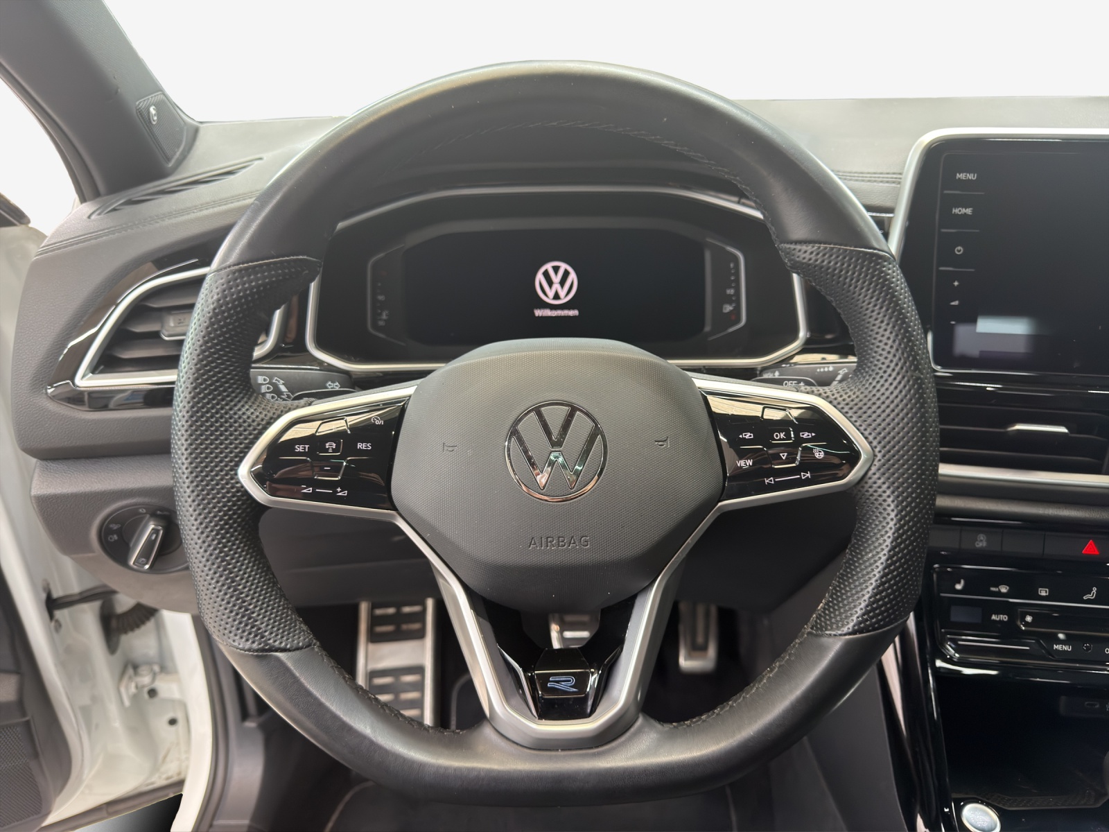 VW T-Roc 2.0 TSI R-Line DSG 4Motion-image-9