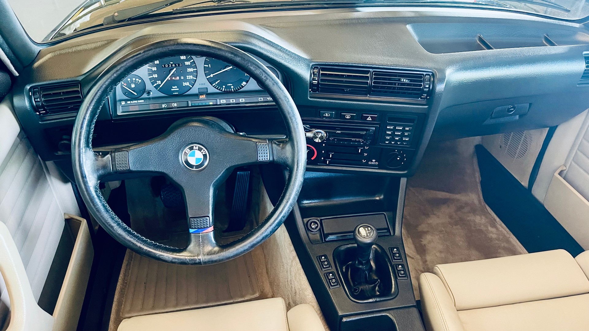 BMW 325i Cabrio "VETERAN"-image-11