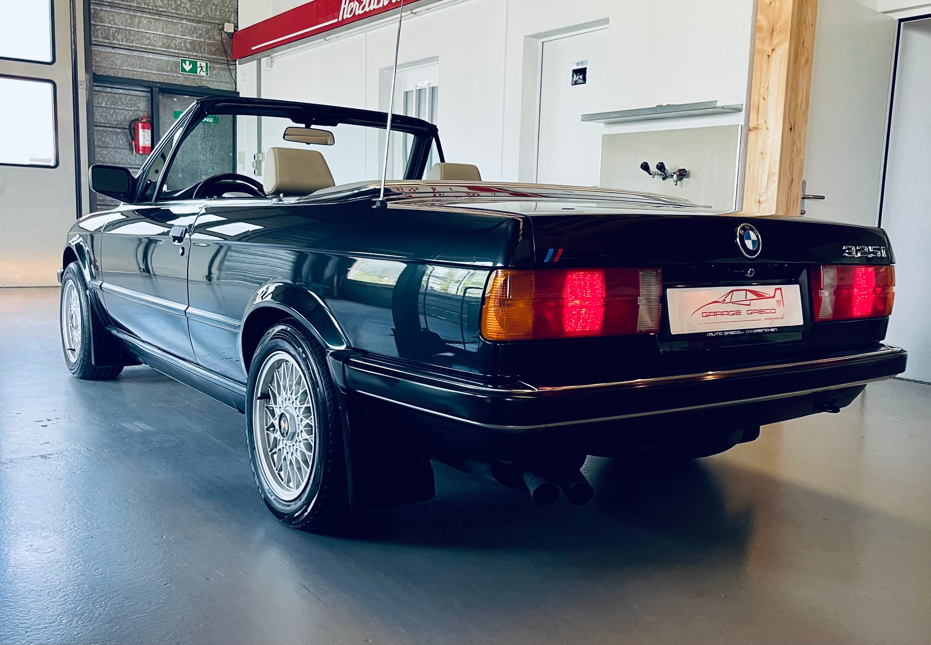 BMW 325i Cabrio "VETERAN"-image-4