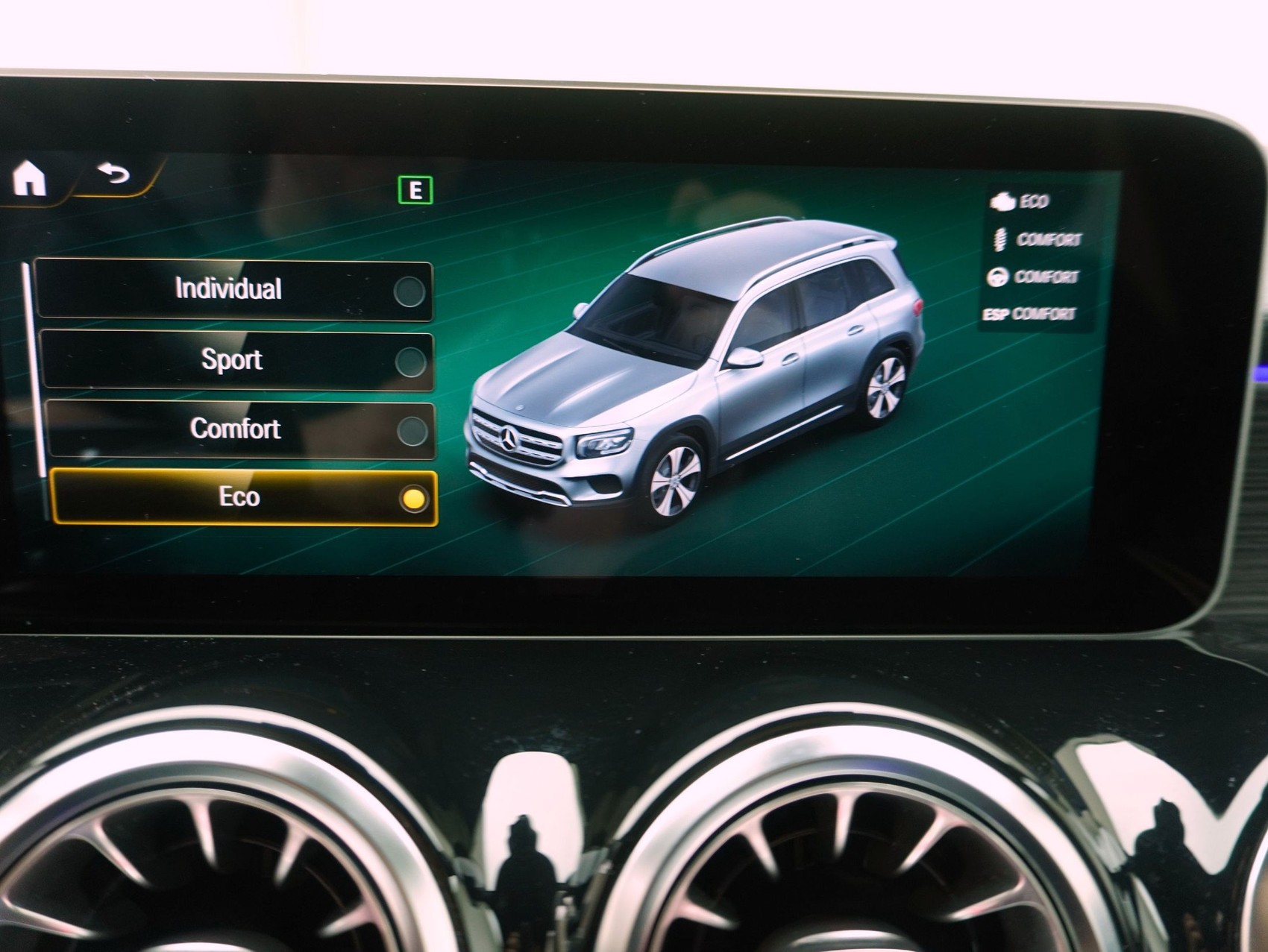 MERCEDES-BENZ GLB-Klasse GLB 250 AMG Line 4matic-image-22