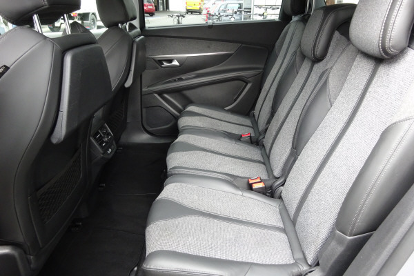 PEUGEOT 5008 1.6 THP Allure-image-7