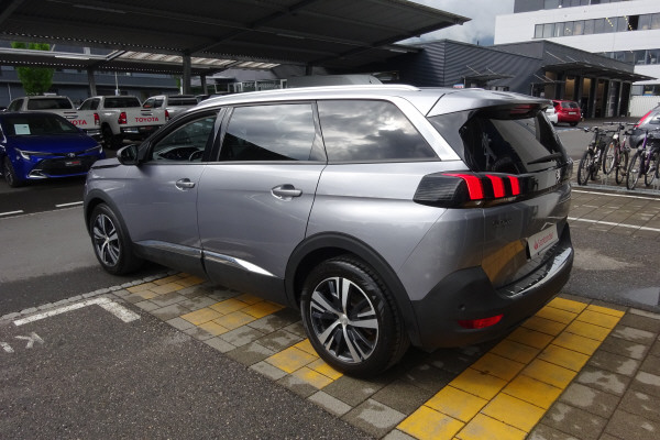 PEUGEOT 5008 1.6 THP Allure-image-3