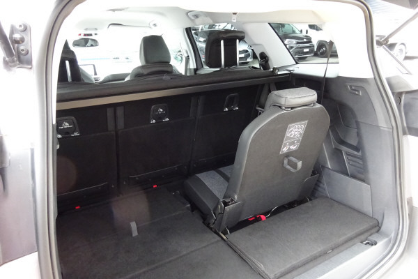 PEUGEOT 5008 1.6 THP Allure-showroom-element-1