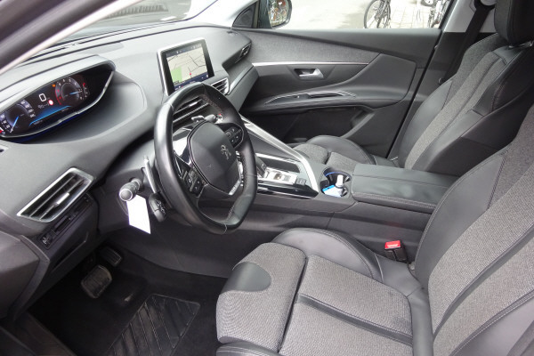 PEUGEOT 5008 1.6 THP Allure-image-8