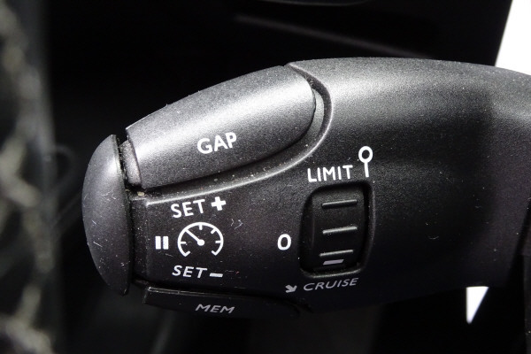PEUGEOT 5008 1.6 THP Allure-image-5