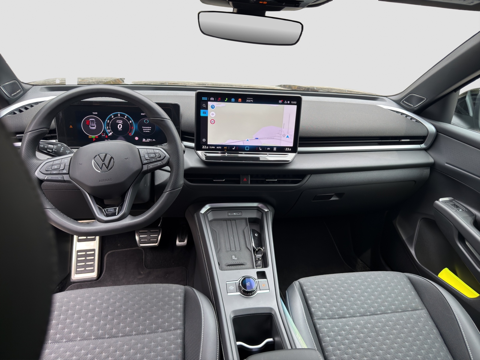 VW T-Roc 1.5 eTSI mHEV R-Line DSG-image-7