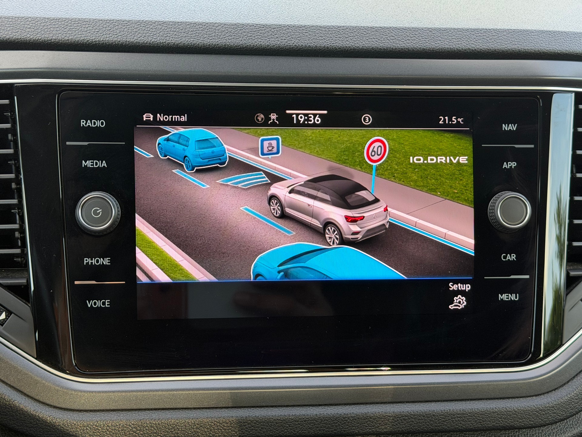 VW T-Roc Cabriolet 1.5 TSI EVO Advance DSG-image-23