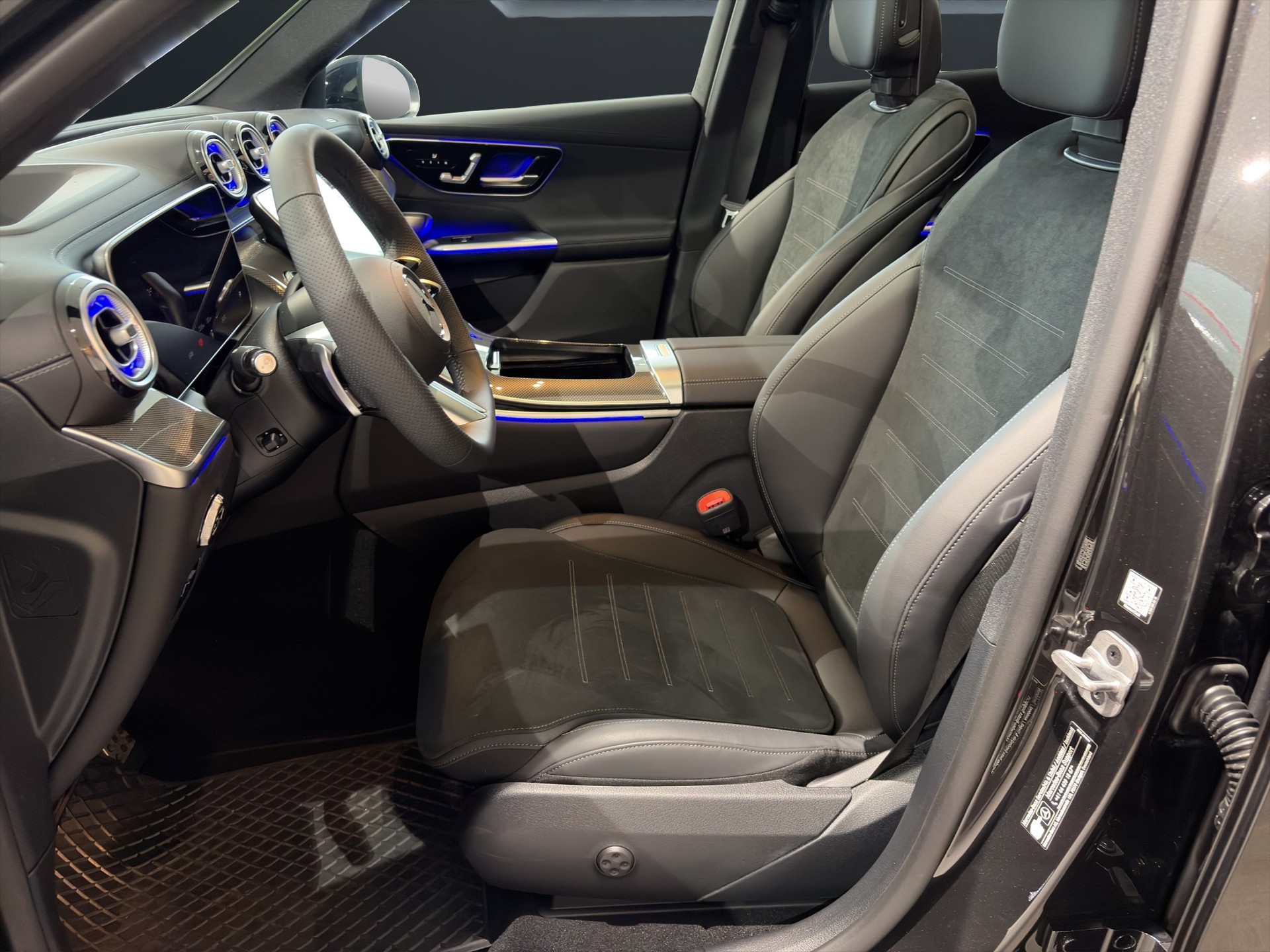 MERCEDES-BENZ GLC 220 d AMG Line 4matic-image-6