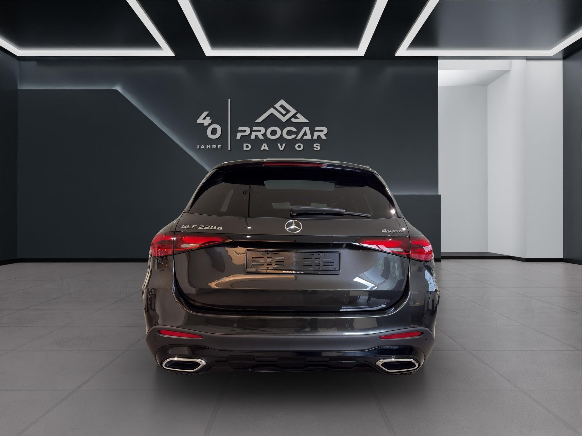 MERCEDES-BENZ GLC 220 d AMG Line 4matic-image-1