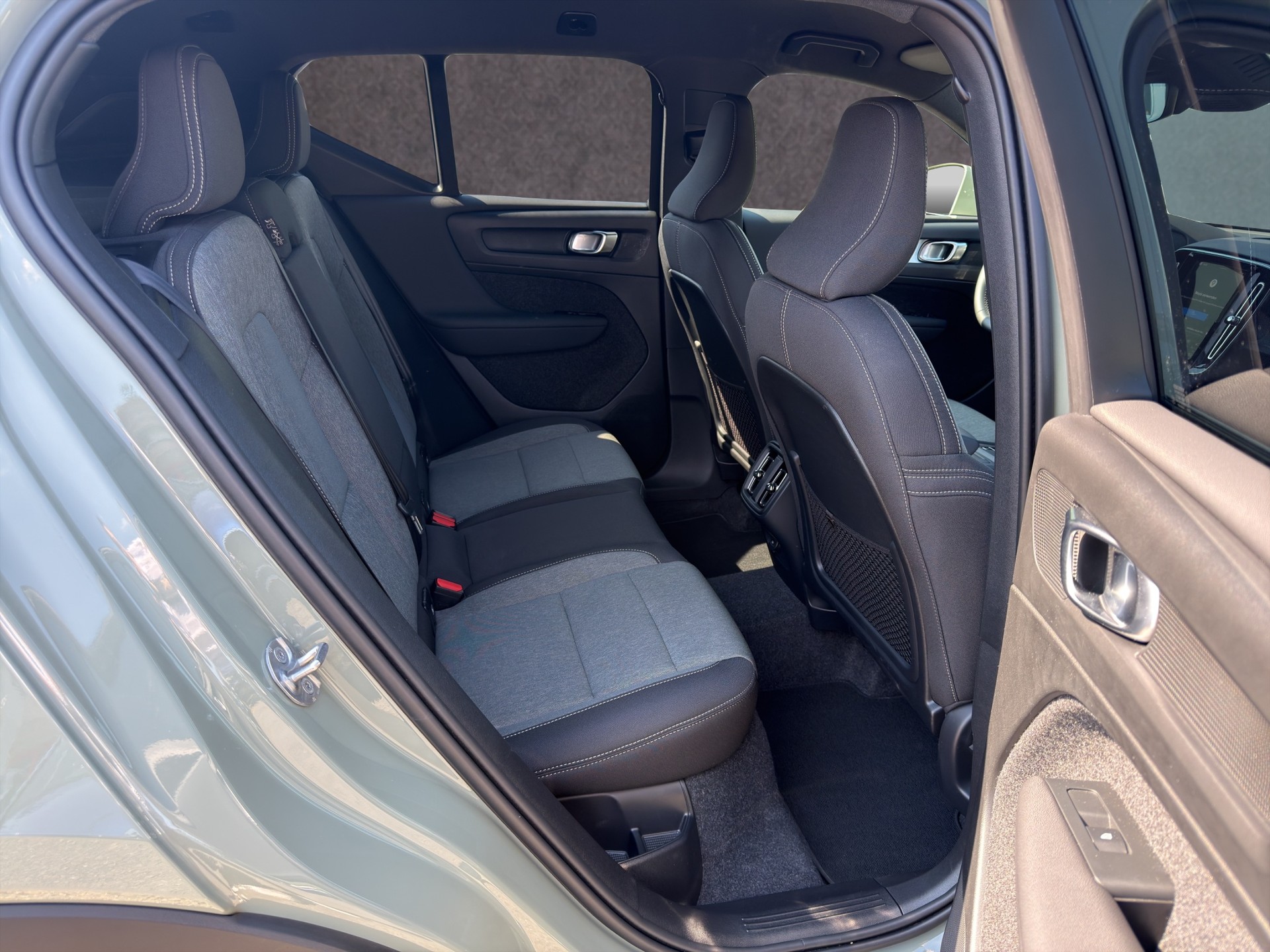 VOLVO XC40 2.0 B3 MH XCITE-image-15