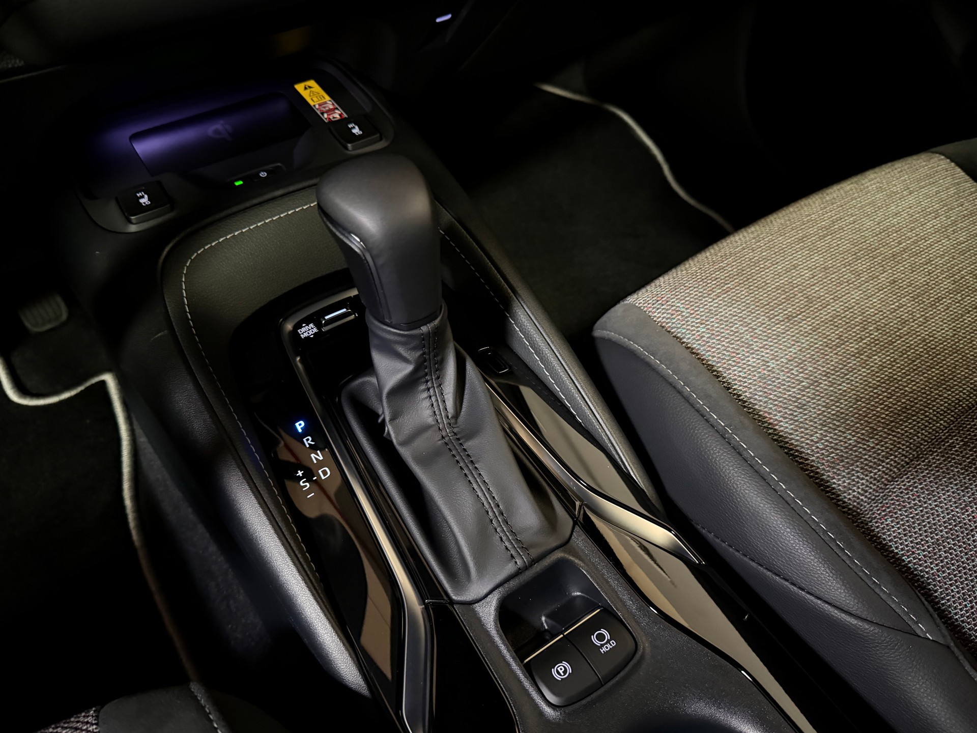 TOYOTA Corolla Touring Sports 2.0 HSD Trend e-CVT-image-9