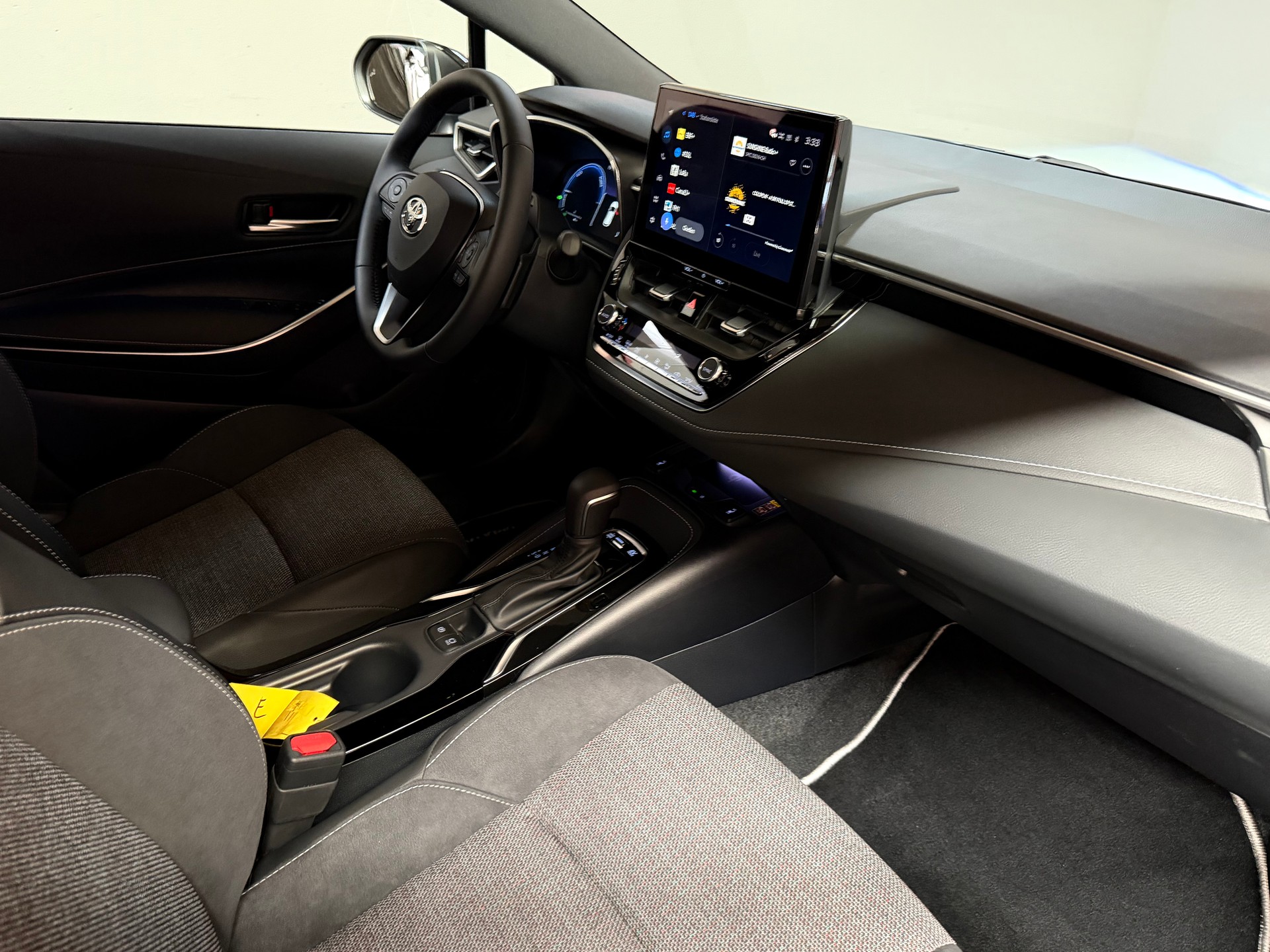 TOYOTA Corolla Touring Sports 2.0 HSD Trend e-CVT-image-11