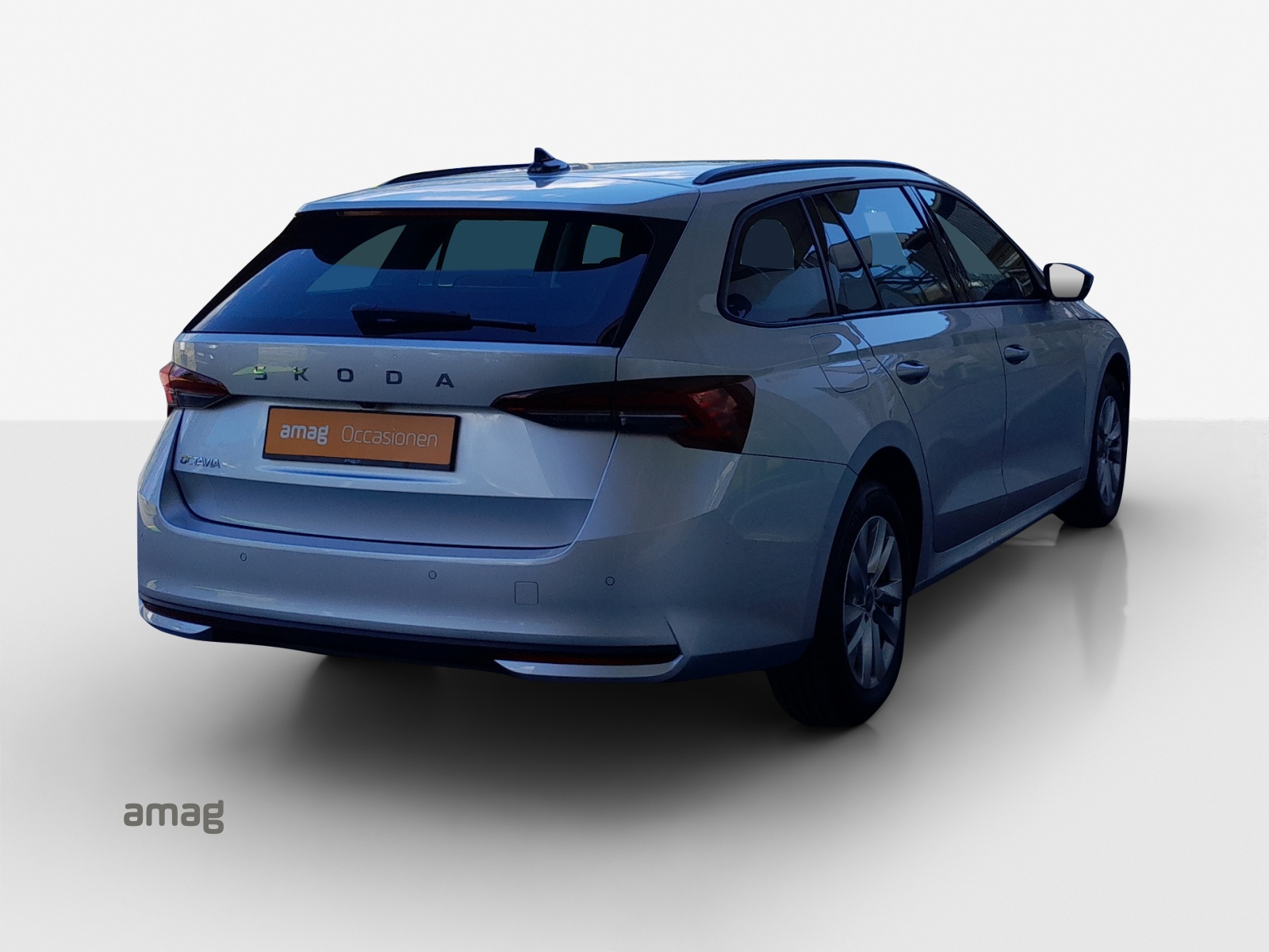 SKODA Octavia Combi 2.0 TDI DSG Selection-image-4