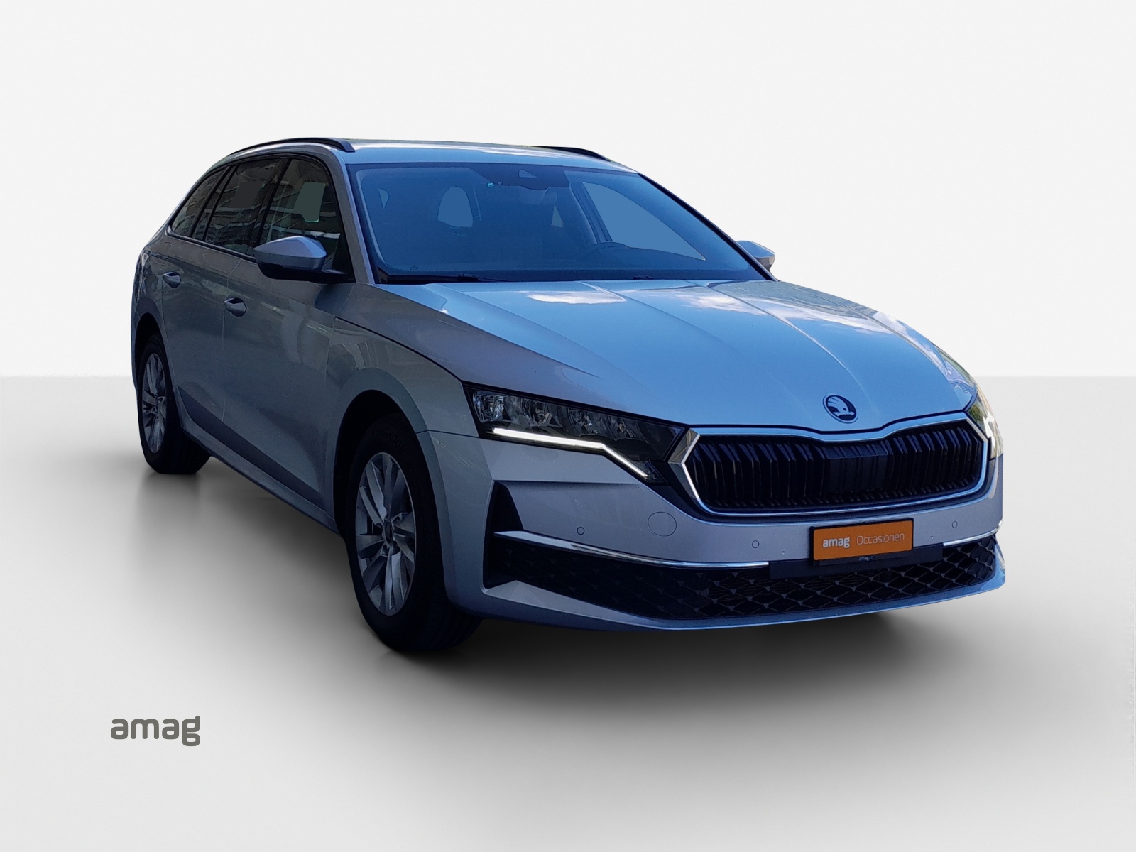 SKODA Octavia Combi 2.0 TDI DSG Selection-image-5