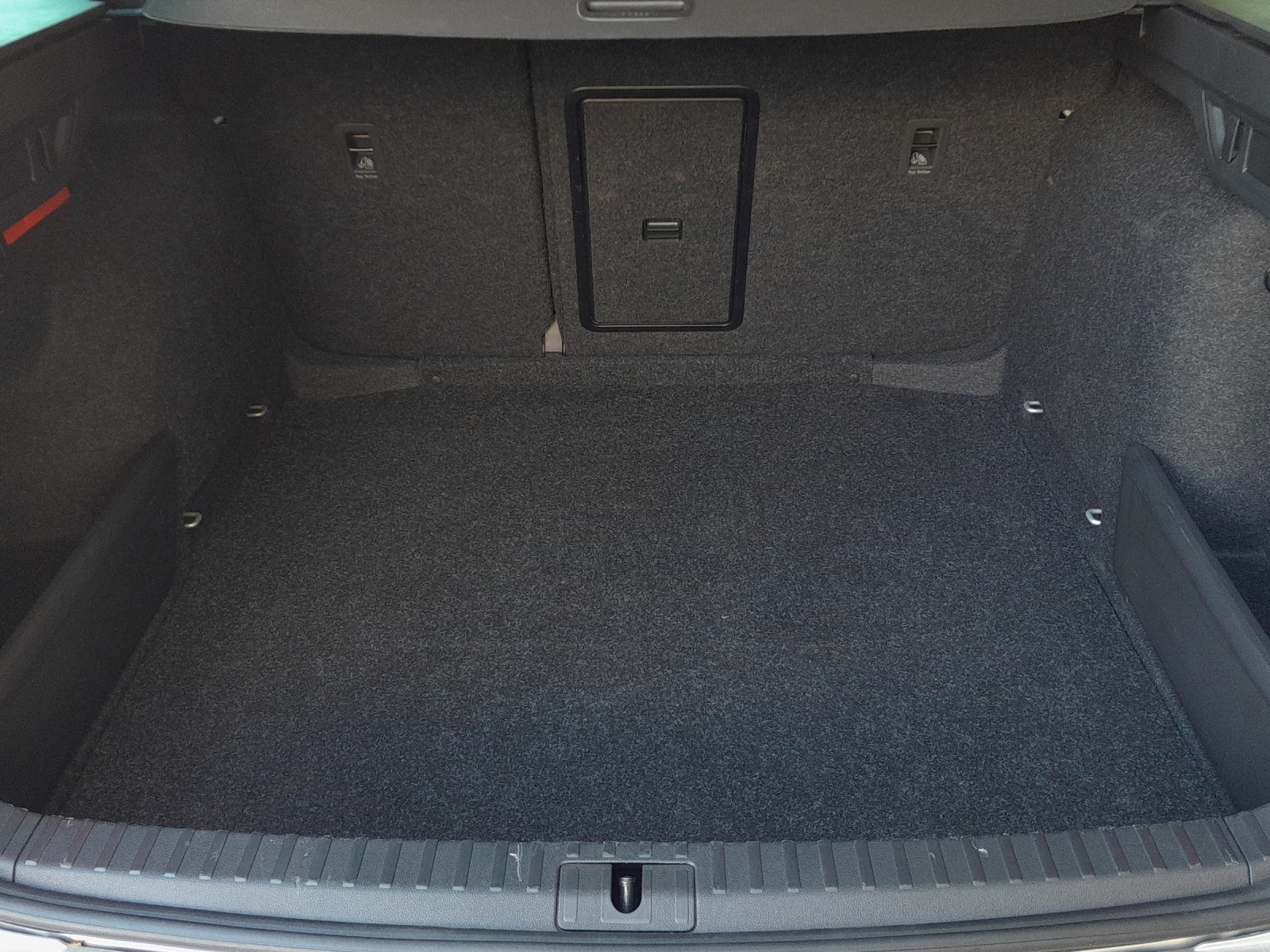 SKODA Octavia Combi 2.0 TDI DSG Selection-image-12