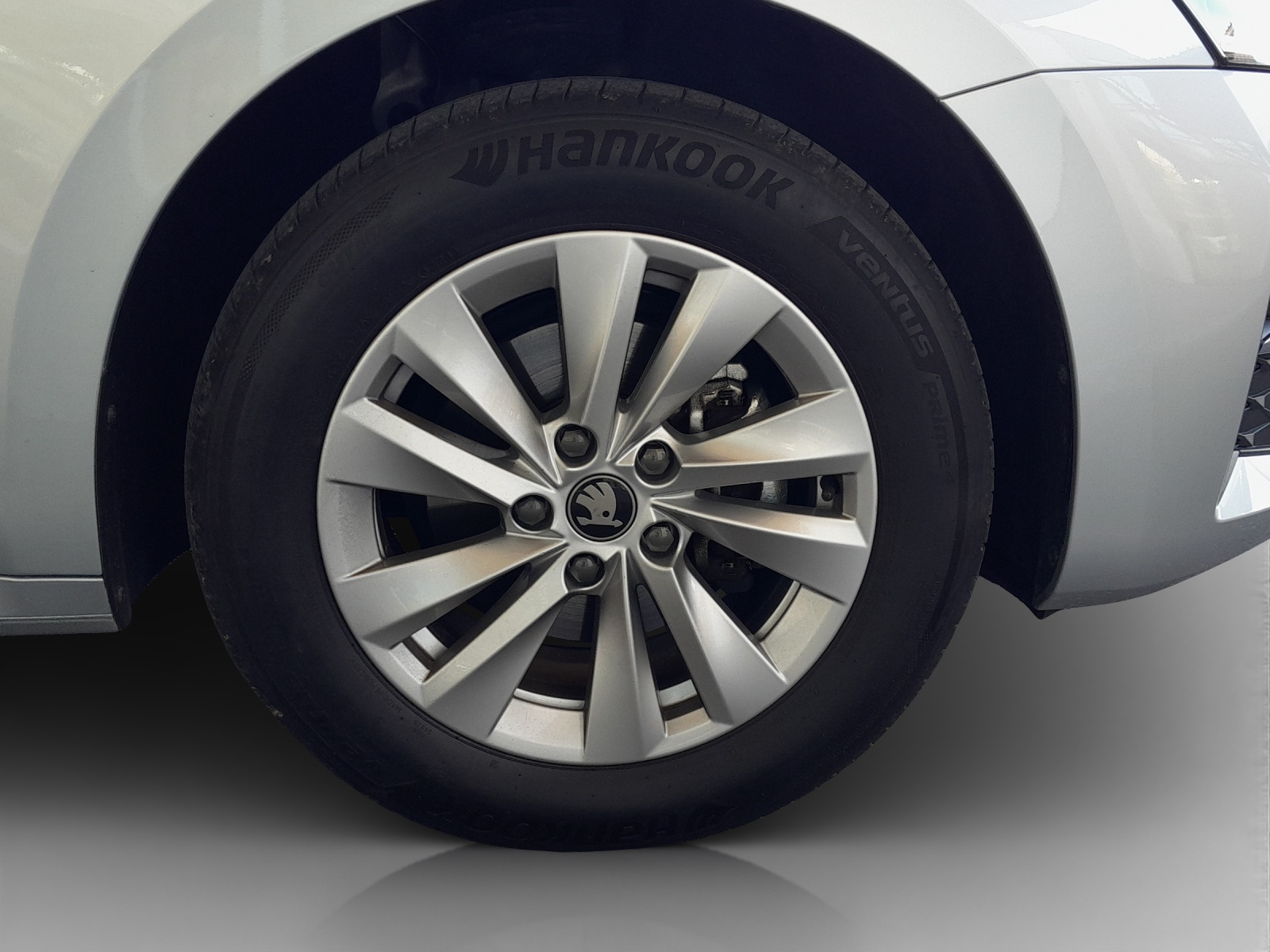 SKODA Octavia Combi 2.0 TDI DSG Selection-image-13
