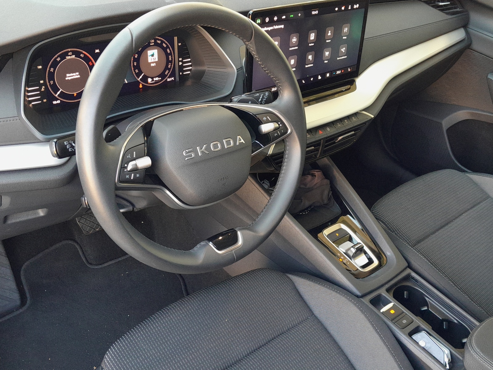 SKODA Octavia Combi 2.0 TDI DSG Selection-image-7