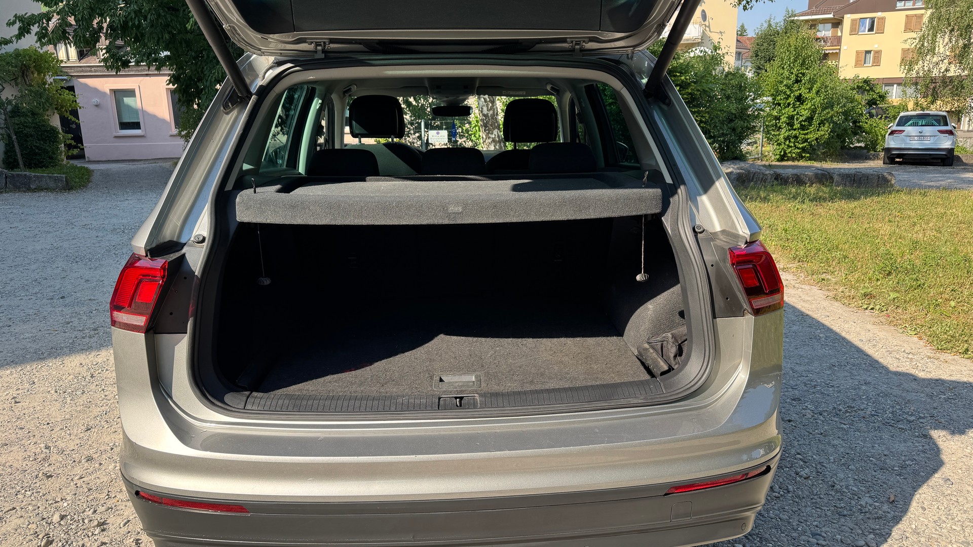 VW Tiguan 2.0 TDI SCR Highline 4Motion DSG-image-9