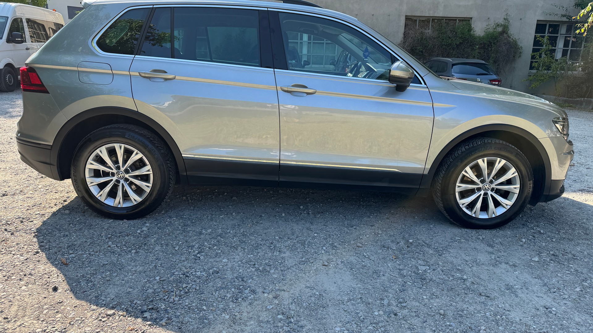VW Tiguan 2.0 TDI SCR Highline 4Motion DSG-showroom-element-2