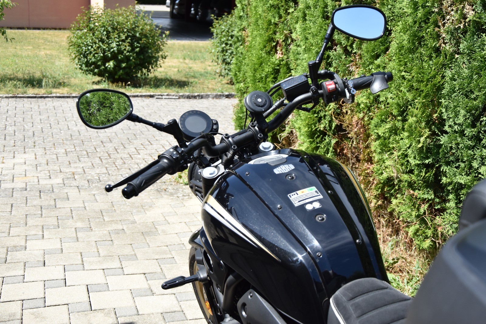 YAMAHA XSR 700-image-12
