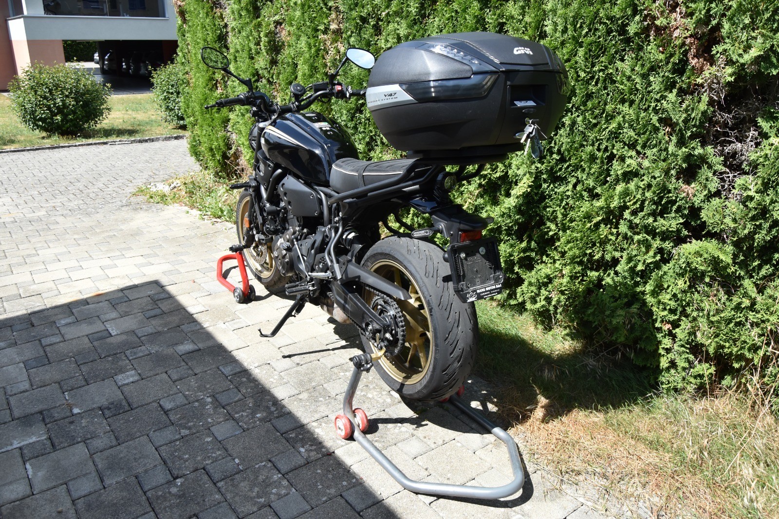 YAMAHA XSR 700-image-8