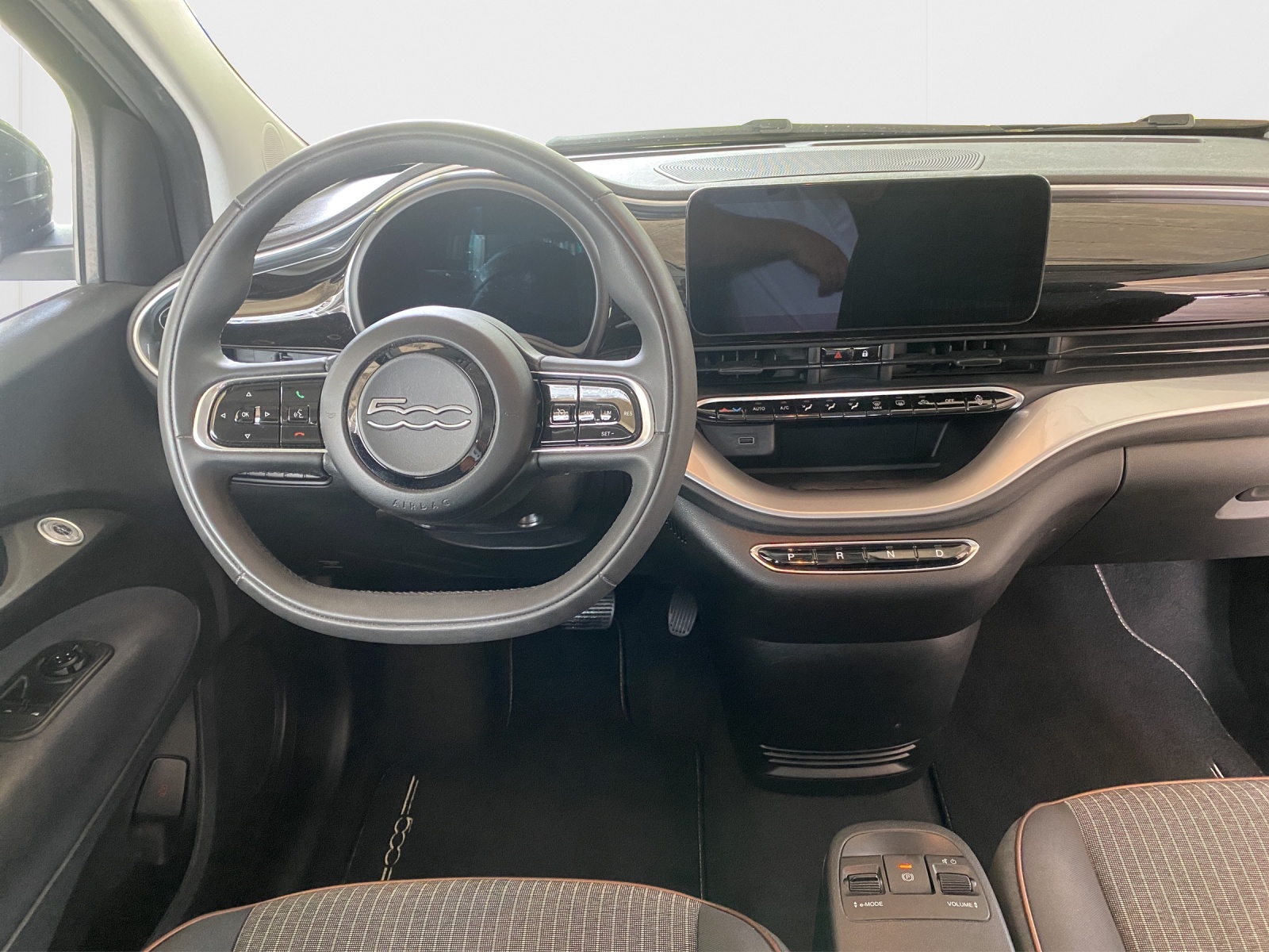 FIAT 500 electric 87 kW Icon-image-13