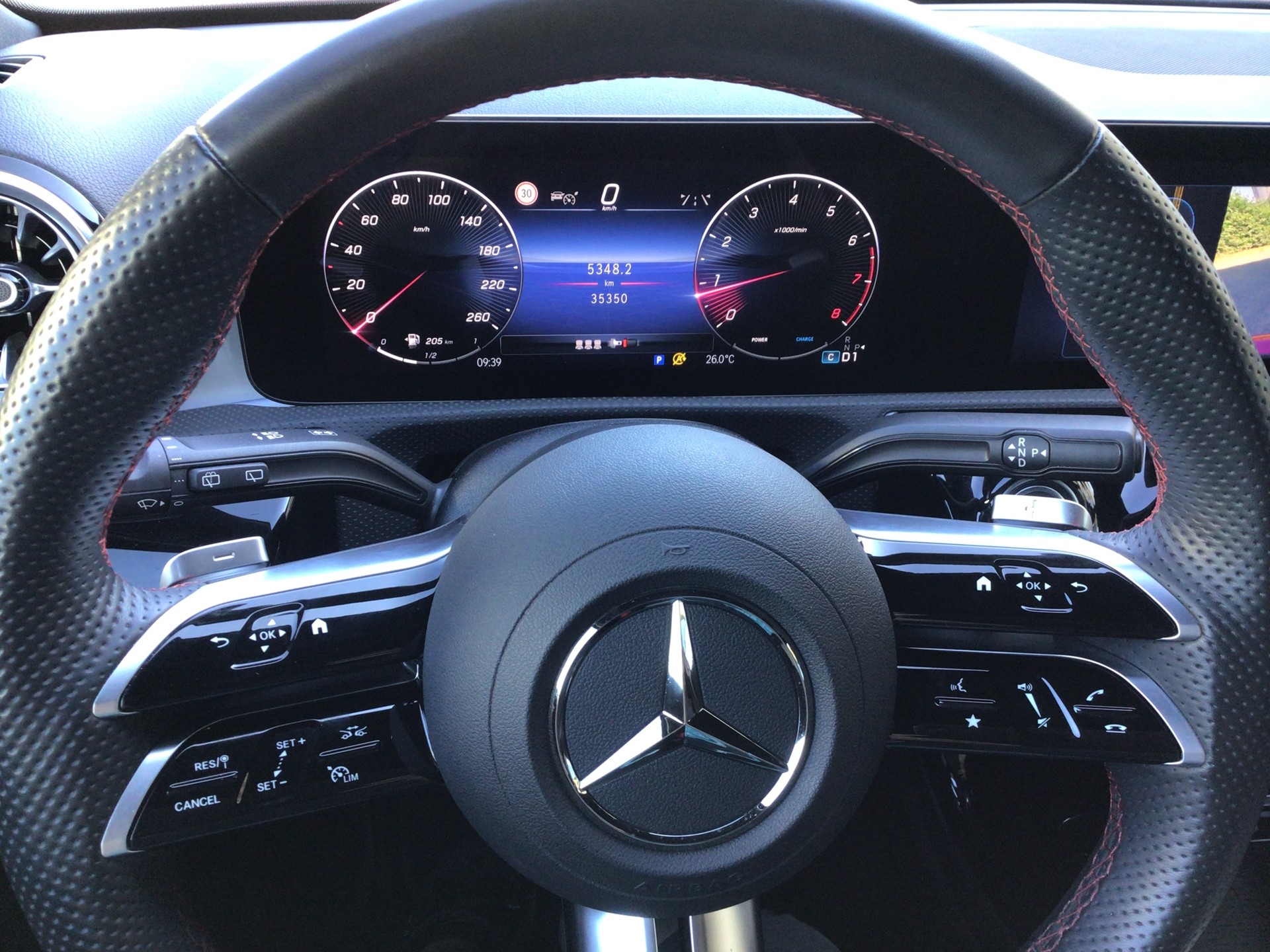MERCEDES-BENZ A 180 7G-DCT-image-10