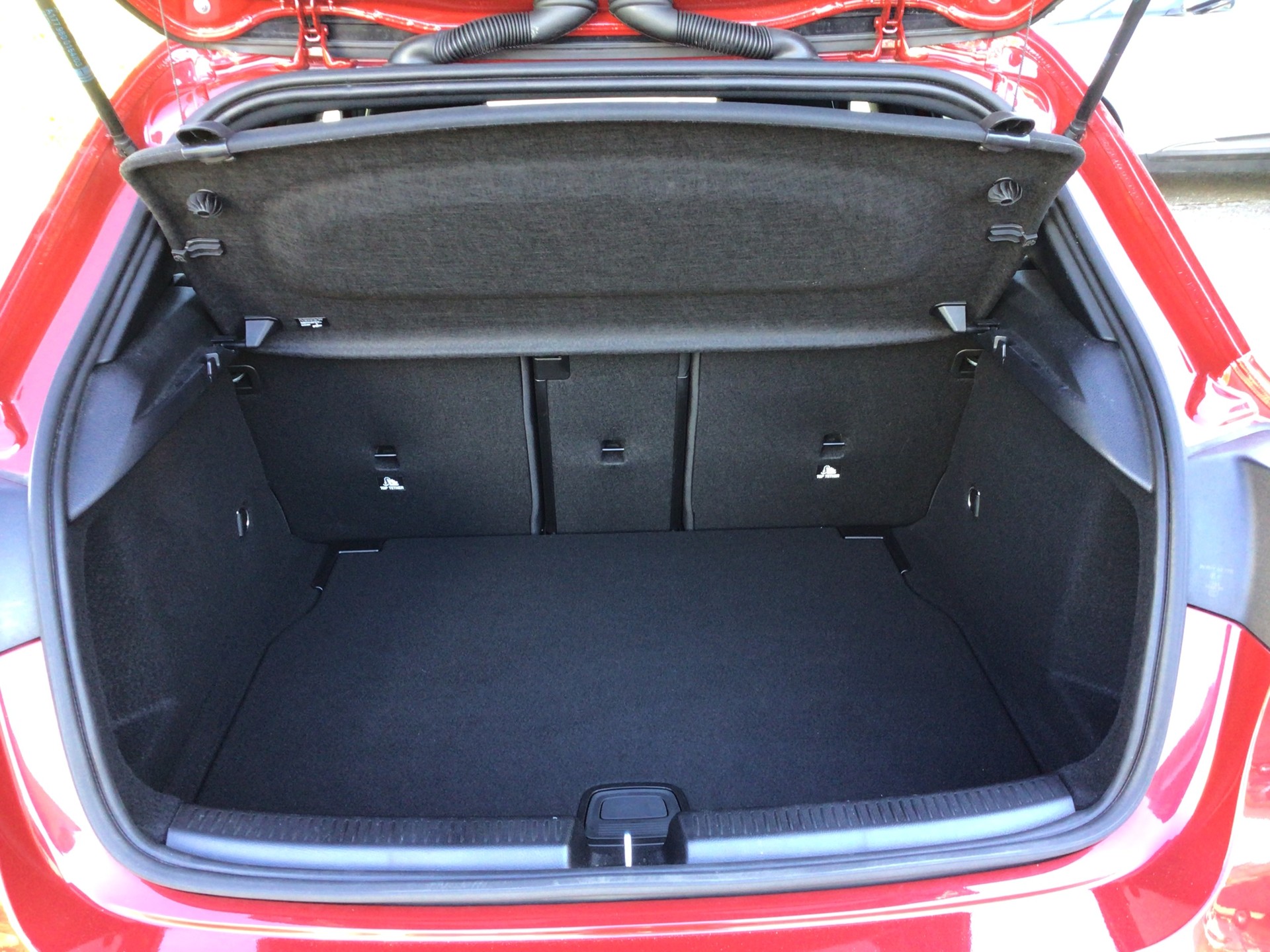 MERCEDES-BENZ A 180 7G-DCT-image-12