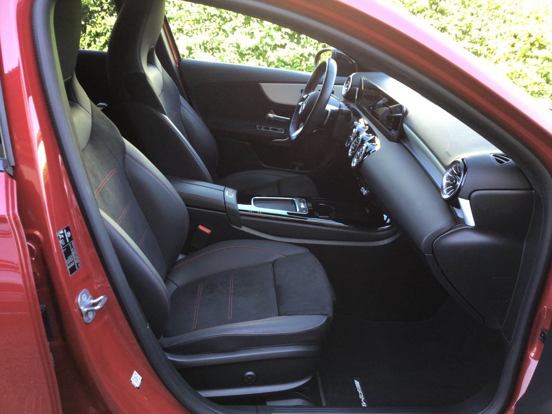 MERCEDES-BENZ A 180 7G-DCT-image-8