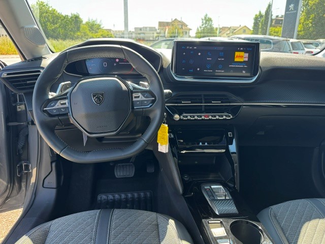 PEUGEOT 208 1.2 MHEV 110 Style-image-5