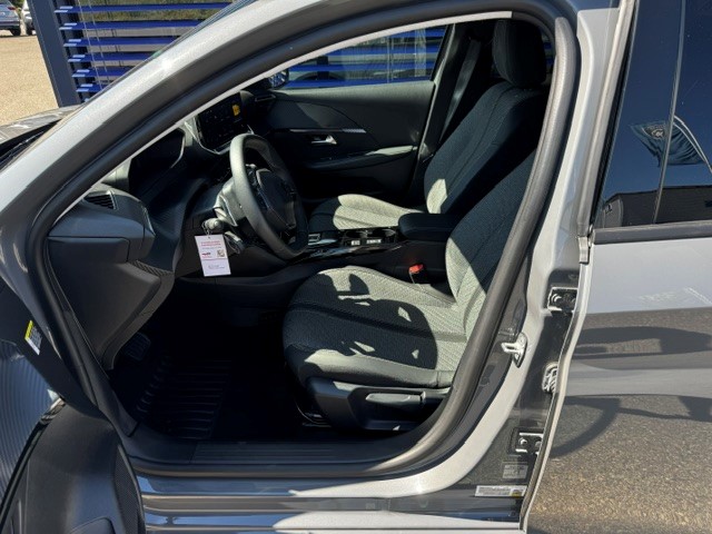 PEUGEOT 208 1.2 MHEV 110 Style-image-4