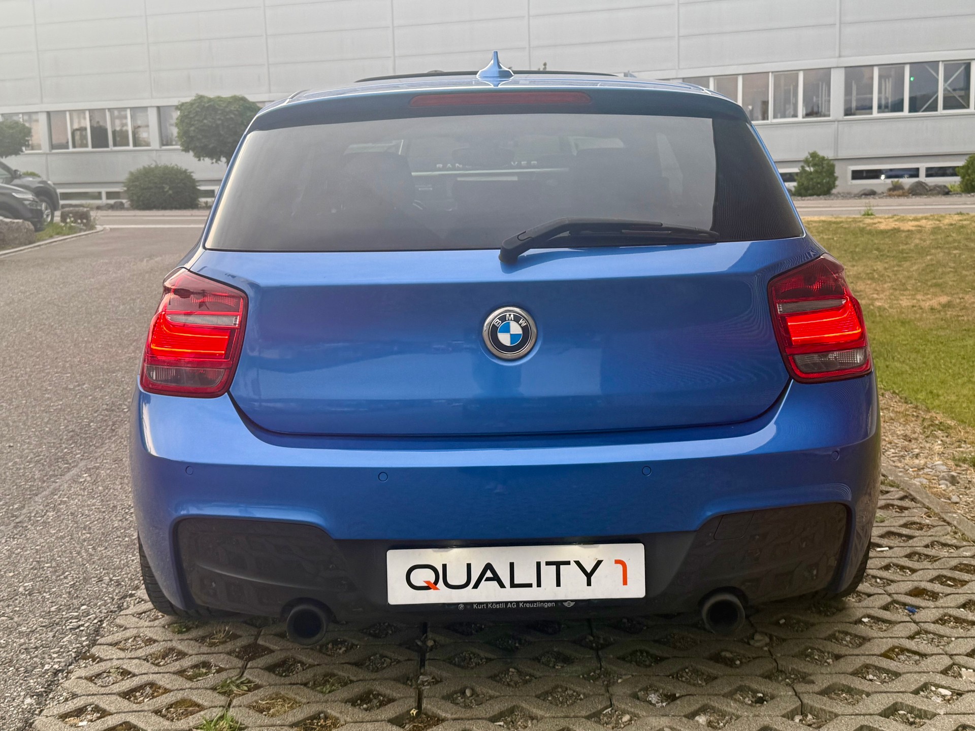 BMW M135i xDrive Steptronic-image-4