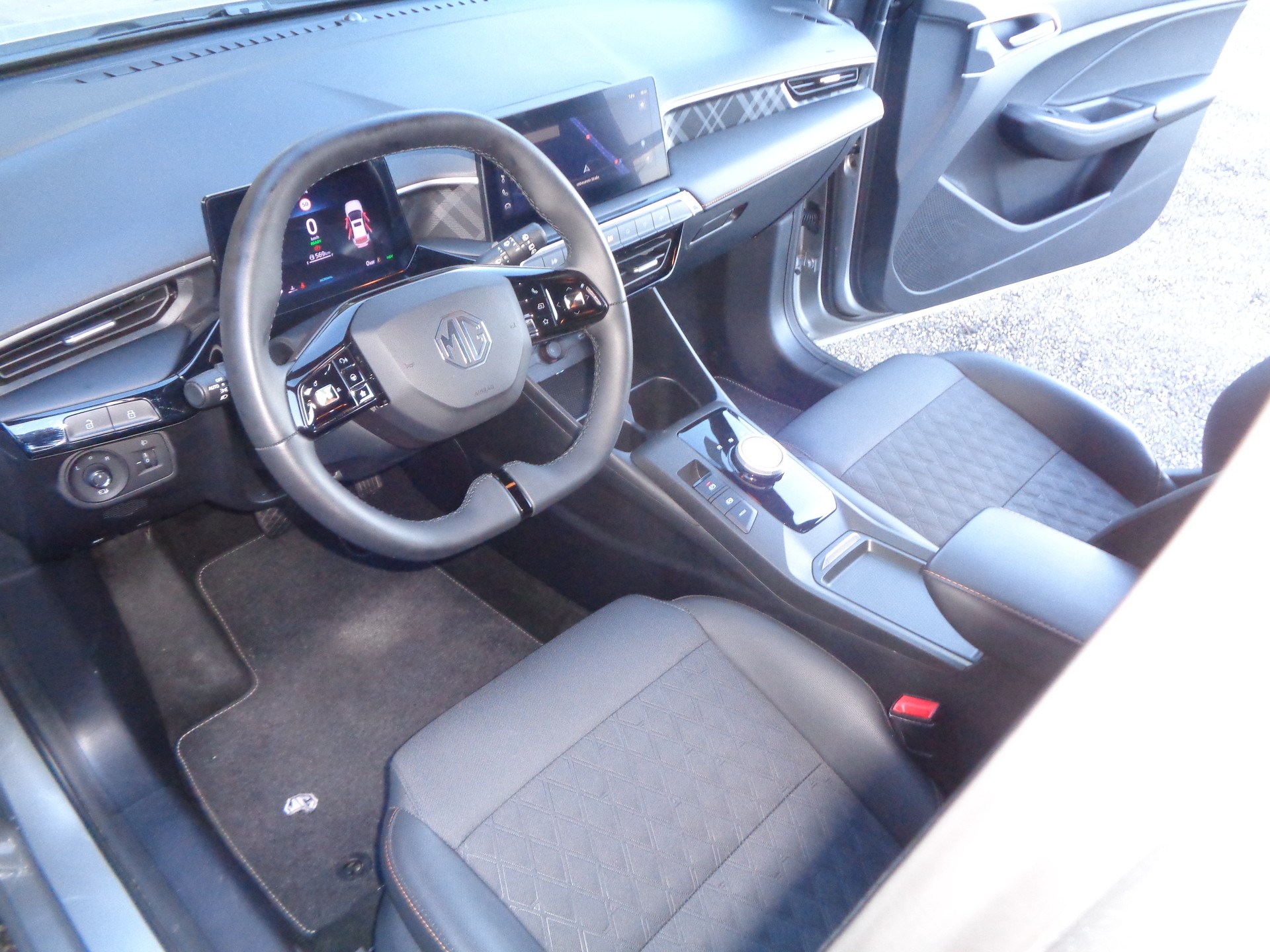 MG 3 1.5 Hybrid Luxury Aut.-image-6