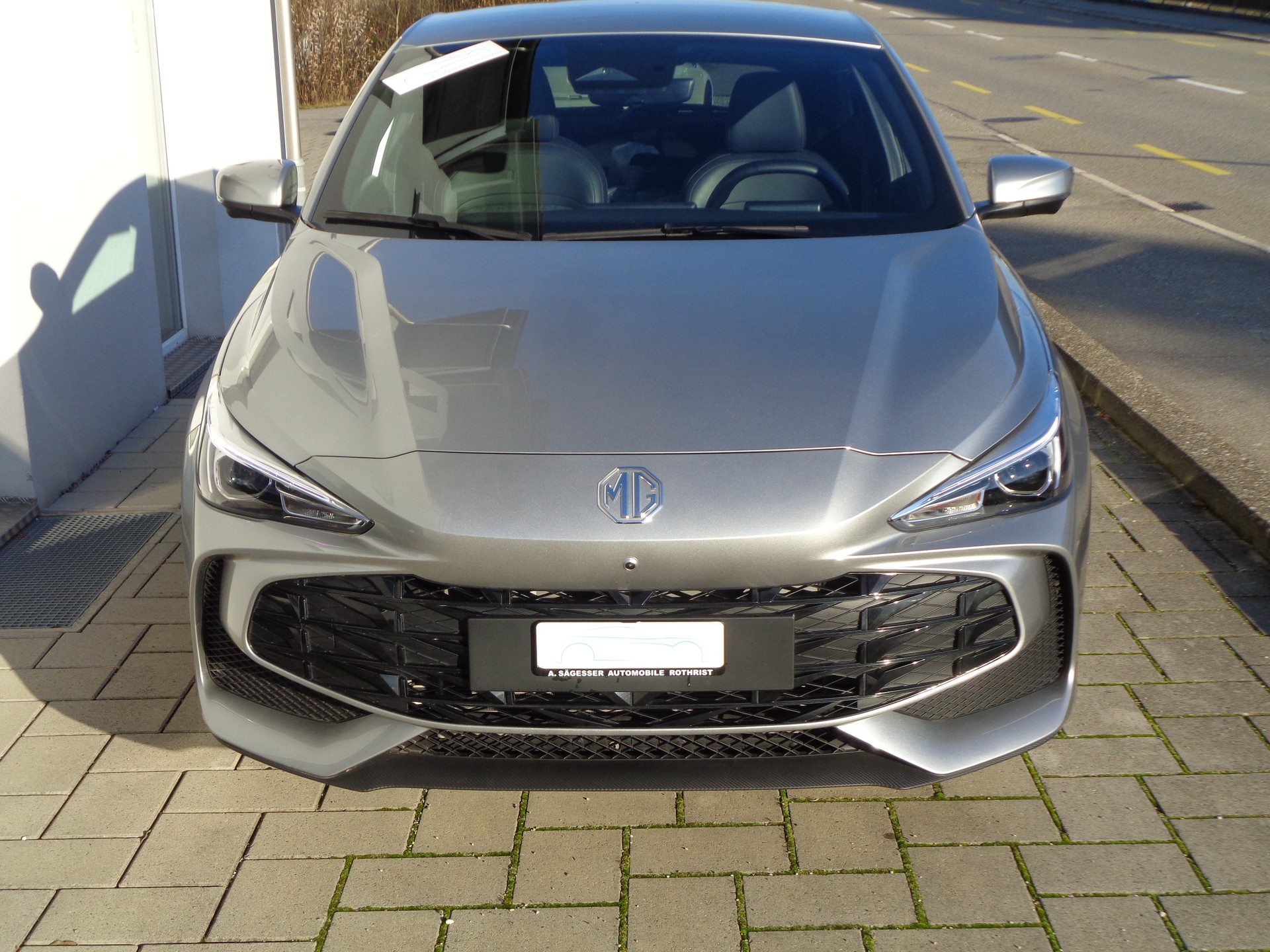 MG 3 1.5 Hybrid Luxury Aut.-showroom-element-2